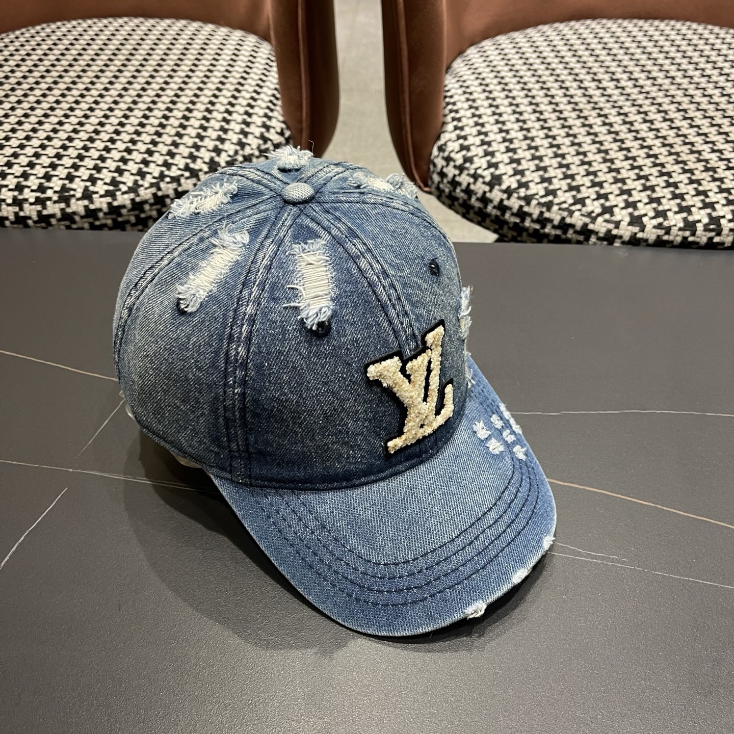 LV路易威登棒球帽火爆技术升级，风街头风十足，更符合现在时尚小哥哥小姐姐
