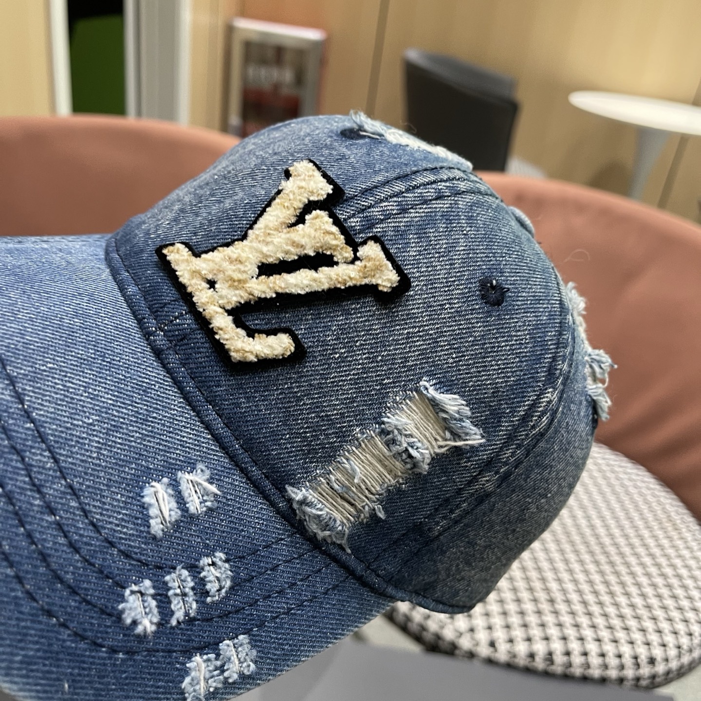 LV路易威登棒球帽火爆技术升级，风街头风十足，更符合现在时尚小哥哥小姐姐
