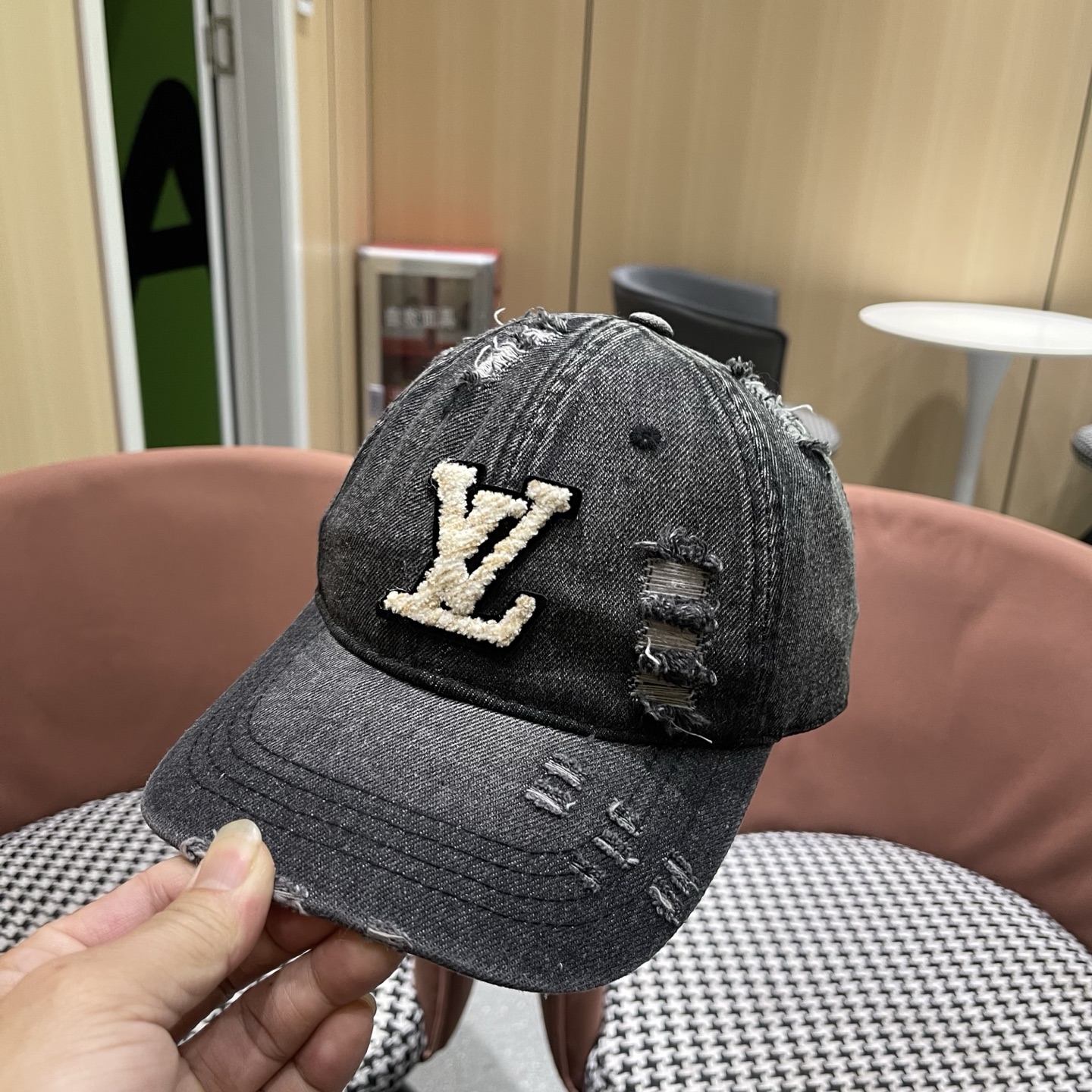 LV路易威登棒球帽火爆技术升级，风街头风十足，更符合现在时尚小哥哥小姐姐