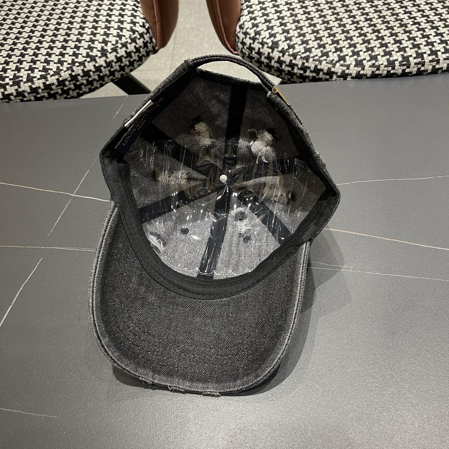 LV路易威登棒球帽火爆技术升级，风街头风十足，更符合现在时尚小哥哥小姐姐
