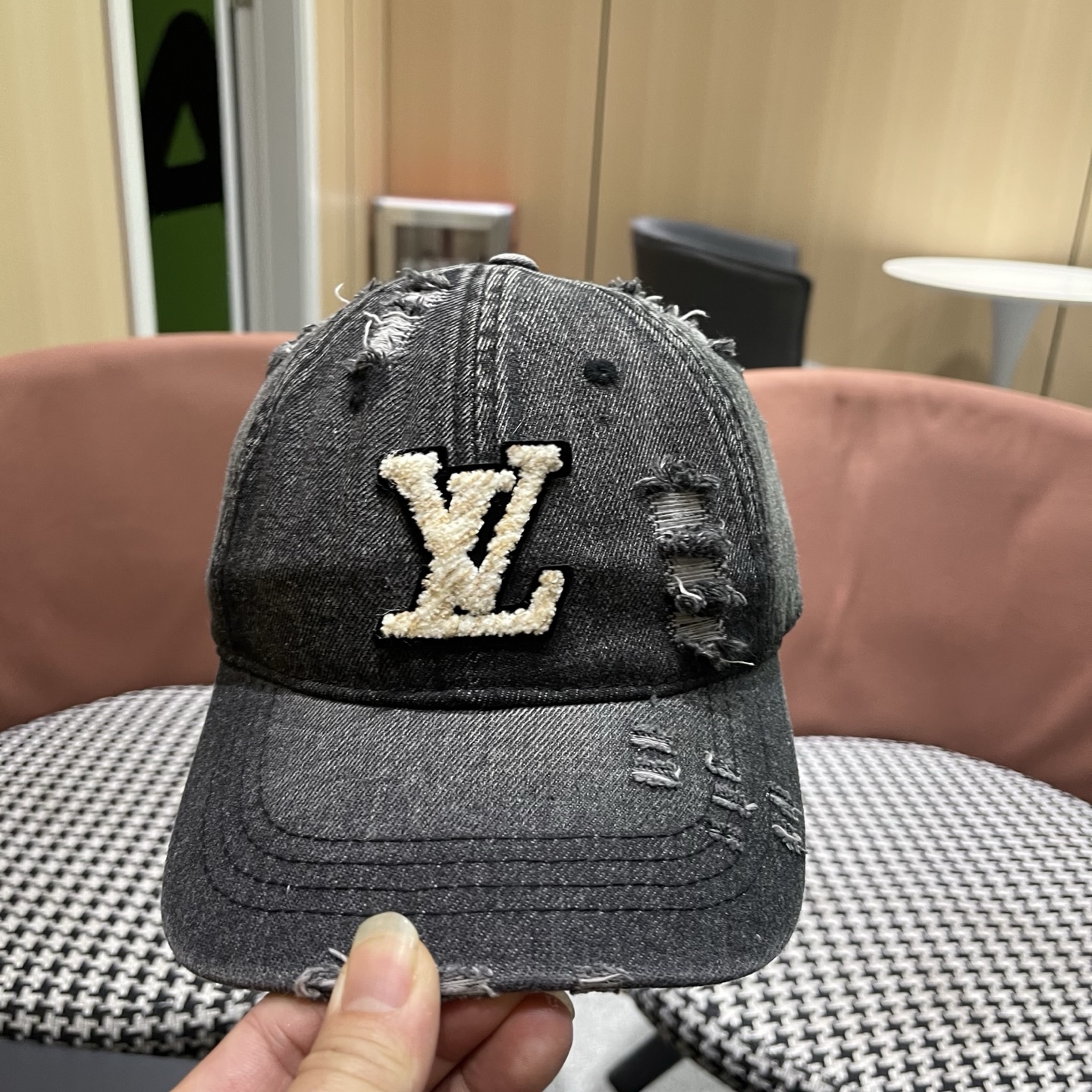 LV路易威登棒球帽火爆技术升级，风街头风十足，更符合现在时尚小哥哥小姐姐
