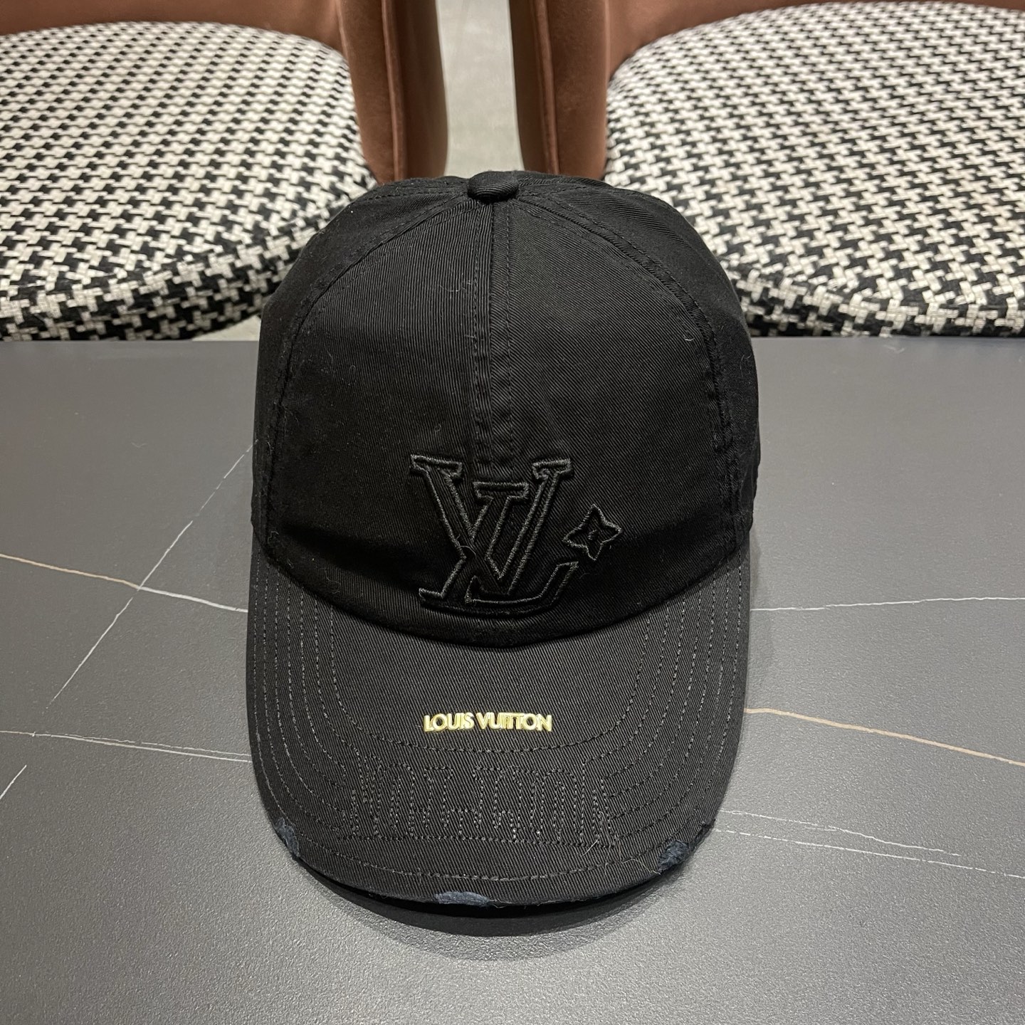 LV路易威登🧢 刺绣字母棒球帽，非常经典的经典，四季可用，出门必备，非常显脸小