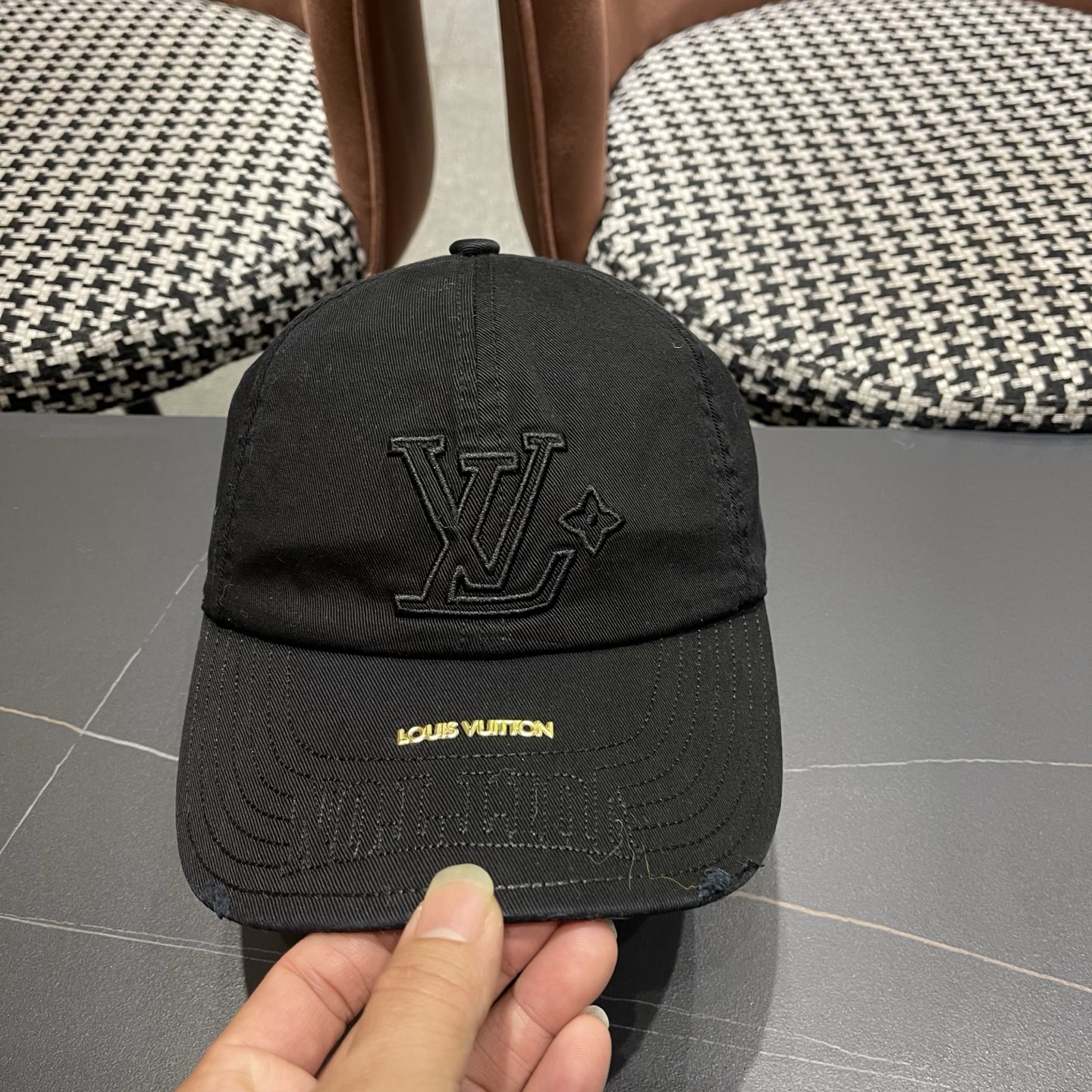 LV路易威登🧢 刺绣字母棒球帽，非常经典的经典，四季可用，出门必备，非常显脸小