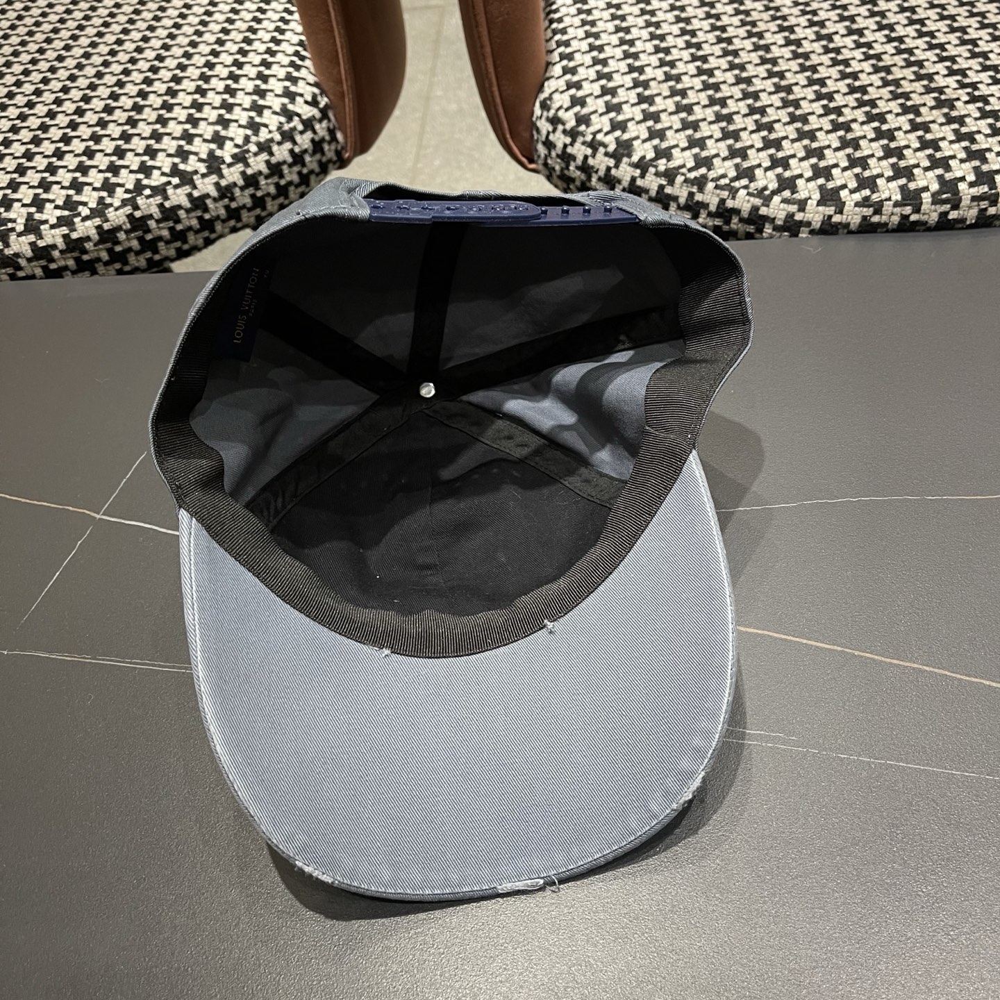 LV路易威登🧢 刺绣字母棒球帽，非常经典的经典，四季可用，出门必备，非常显脸小
