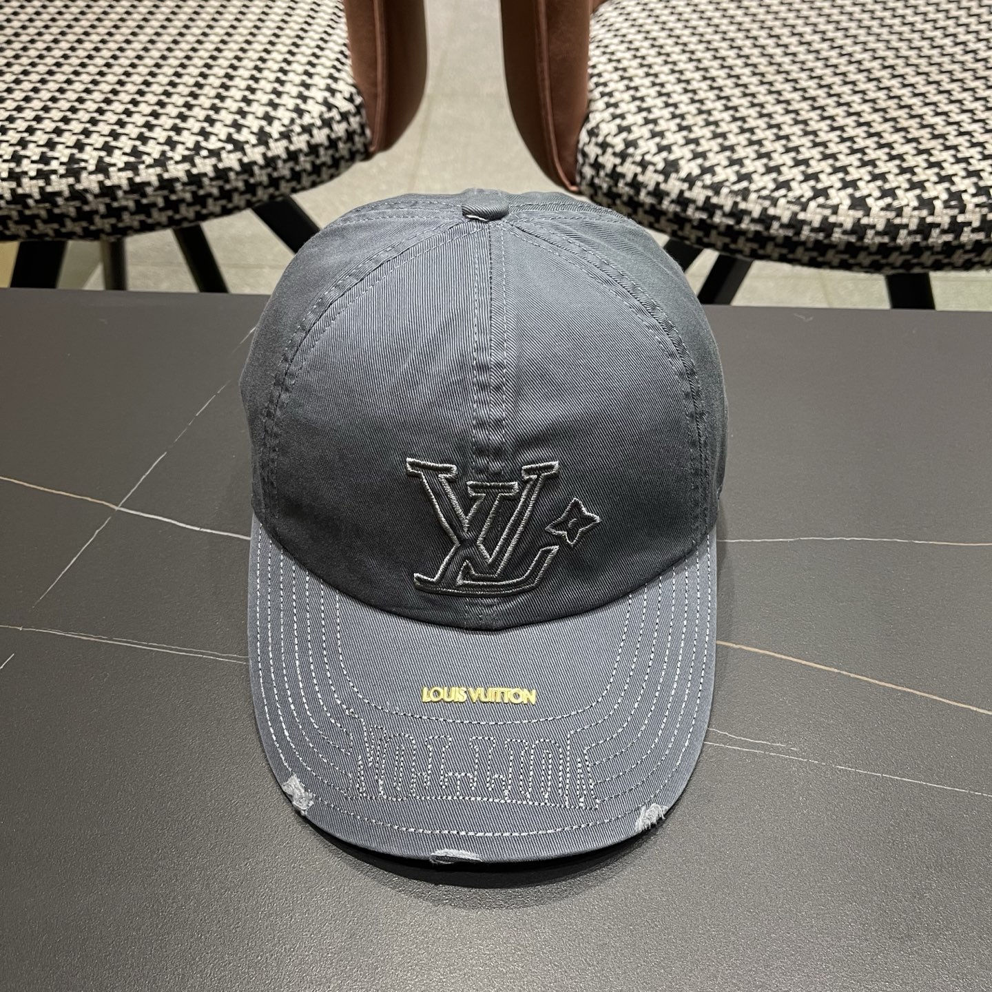NO:764474,LV Louis Vuitton embroidered letter baseball cap, a very classic classic, usable in all seasons, a must-have when going out, very revealing small hat, straw hat, fisherman hat, baseball cap, hat, louis vuitton, louis vuitton, espadrilles, hats19860909LV路易威登 刺绣字母棒球帽,非常经典的经典,四季可用,出门必备,非常显脸小帽子草帽渔夫帽棒球帽,帽子,louis vuitton,louis vuitton,espadrilles,hats,hat