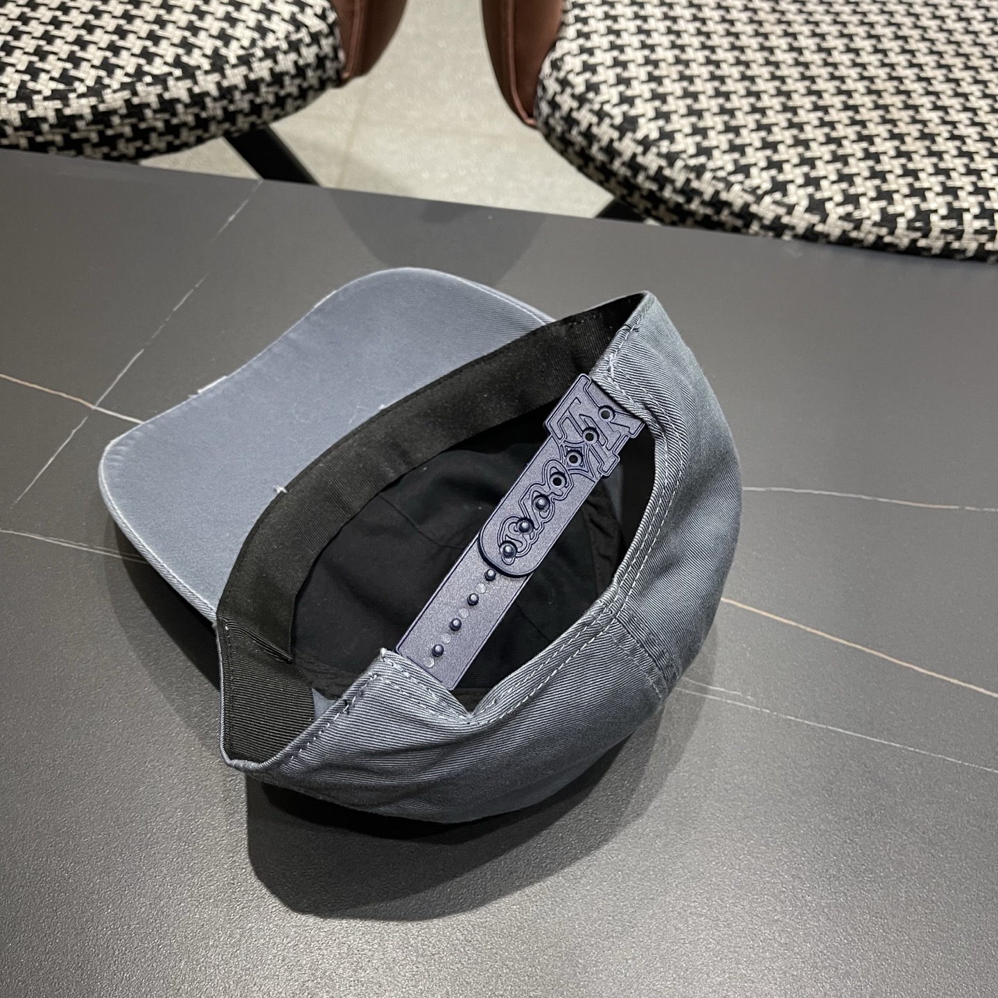 LV路易威登🧢 刺绣字母棒球帽，非常经典的经典，四季可用，出门必备，非常显脸小