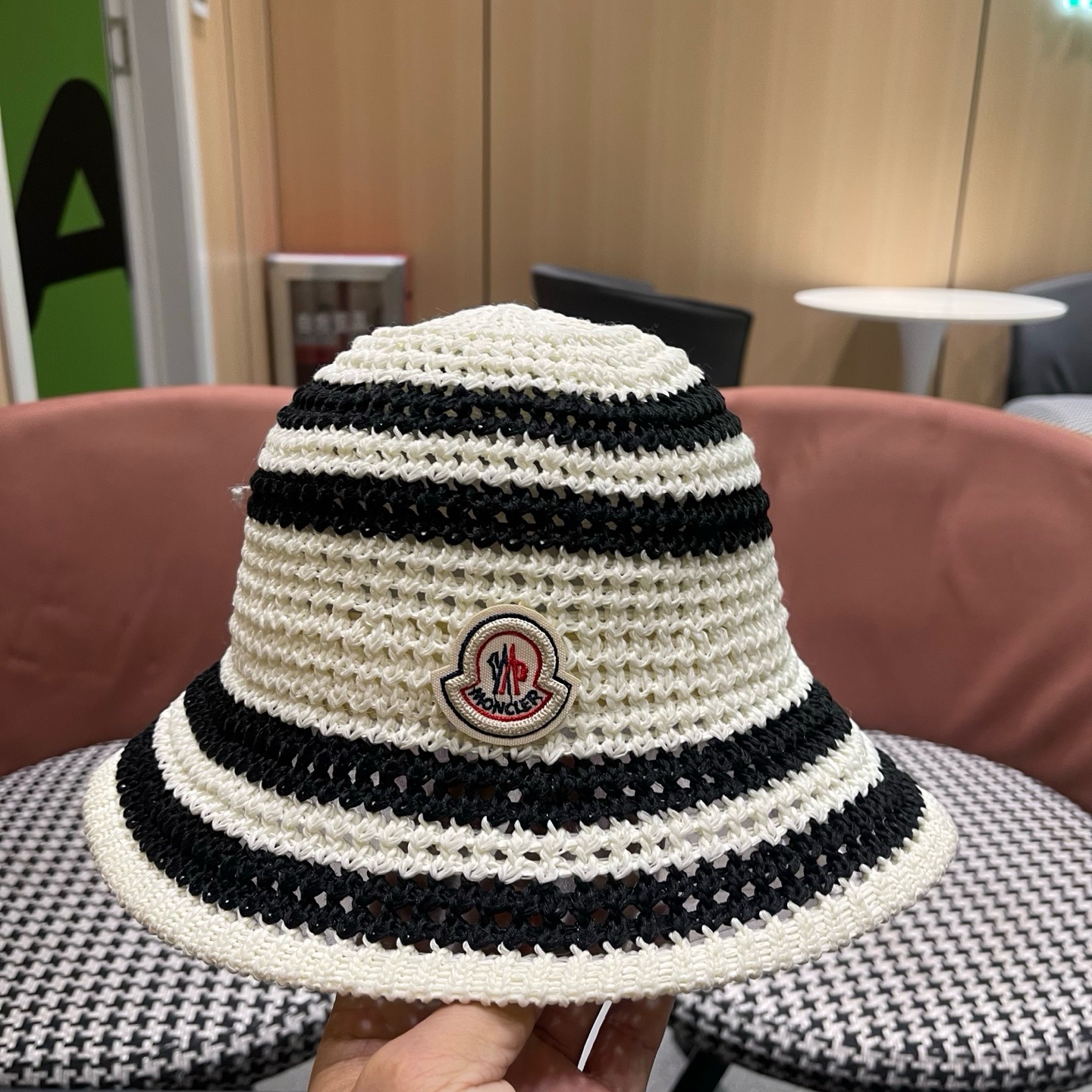 MONCLER（蒙口）日系草编条纹渔夫帽女新款夏季镂空透气显脸小盆帽遮阳防晒帽