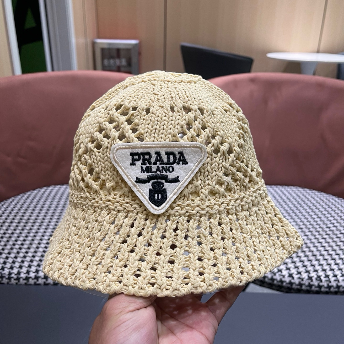 Prada普拉达 橙子家三角标渔夫帽女春夏韩版日系网红盆帽镂空透气减龄草帽