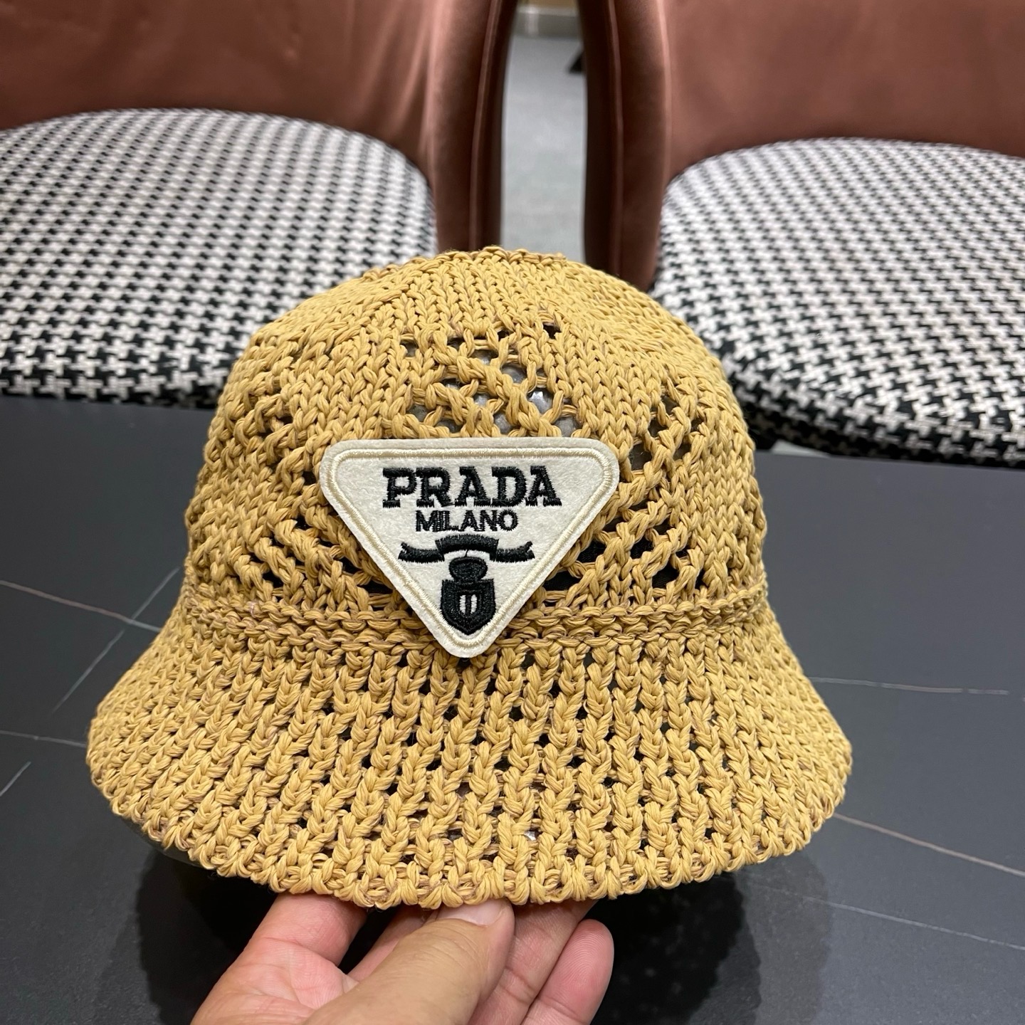 Prada普拉达 橙子家三角标渔夫帽女春夏韩版日系网红盆帽镂空透气减龄草帽
