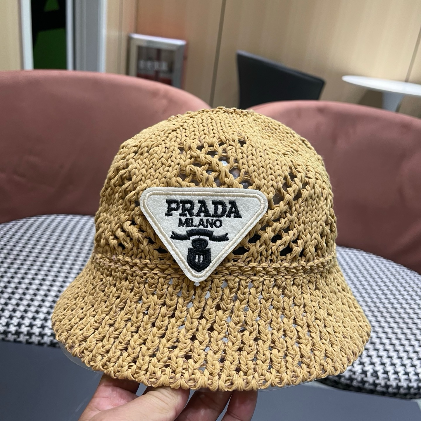 Prada普拉达 橙子家三角标渔夫帽女春夏韩版日系网红盆帽镂空透气减龄草帽