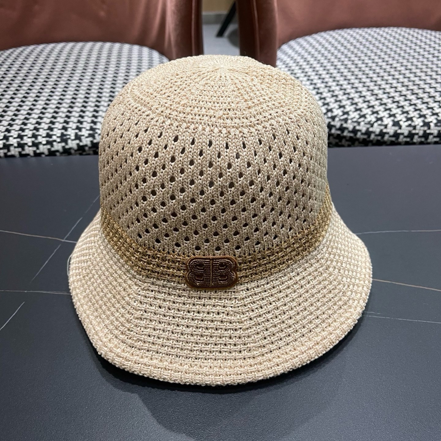 NO:764483,Balenciaga Balenciaga knitted hollow knitted versatile face-showing small bucket hat casual fashion summer breathable sunshade women's bucket hat basin hat straw hat fisherman hat baseball cap, hat, balenciaga, balenciaga, espadrilles, hats19860909Balenciaga 巴黎世家 针织镂空编织百搭显脸小渔夫帽休闲时尚夏季透气遮阳女水桶帽盆帽帽子草帽渔夫帽棒球帽,帽子,balenciaga,balenciaga,espadrilles,hats,hat