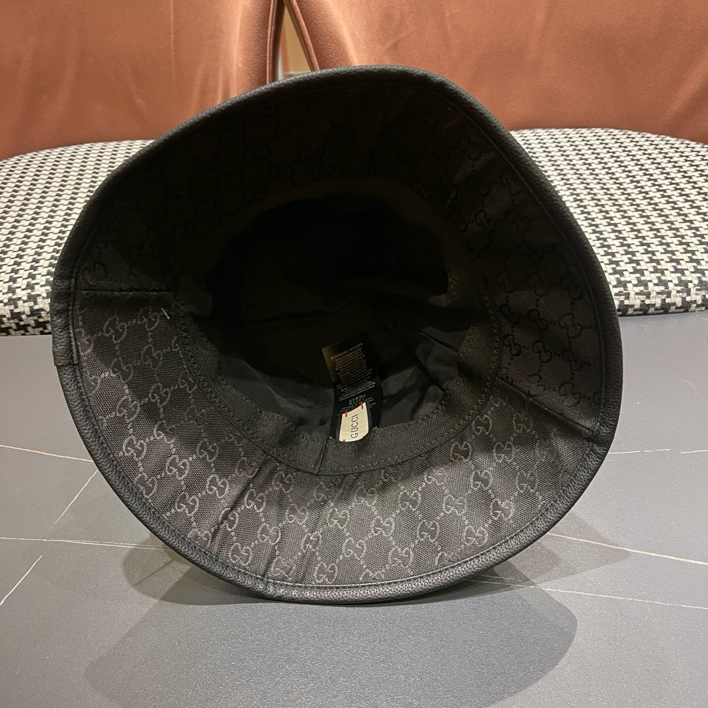 Guc*i古奇经典款原单渔夫帽， 红绿织带，专柜1:1开模订制，原版帆布料+头层牛皮，轻盈透气！质量超赞