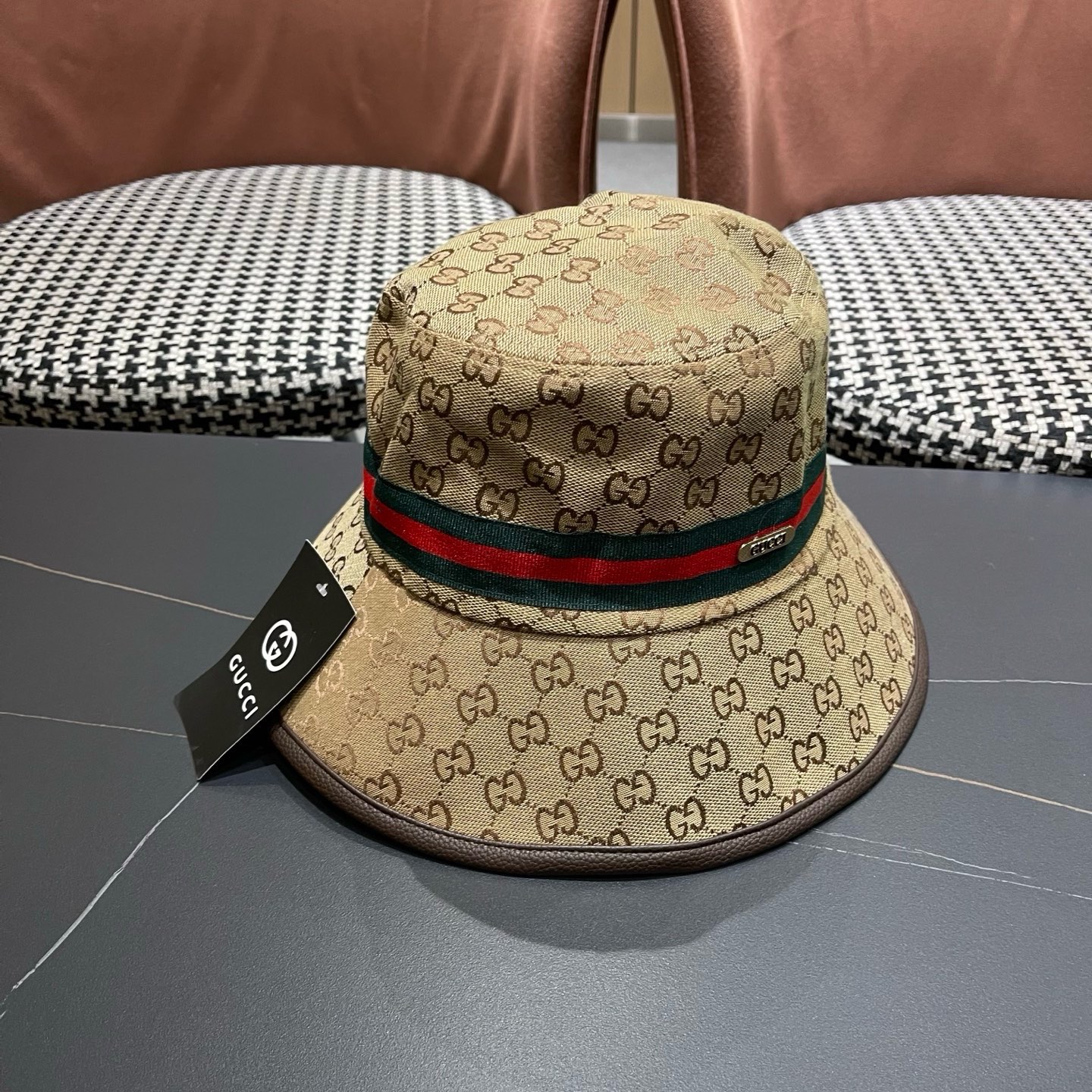 Guc*i古奇经典款原单渔夫帽， 红绿织带，专柜1:1开模订制，原版帆布料+头层牛皮，轻盈透气！质量超赞