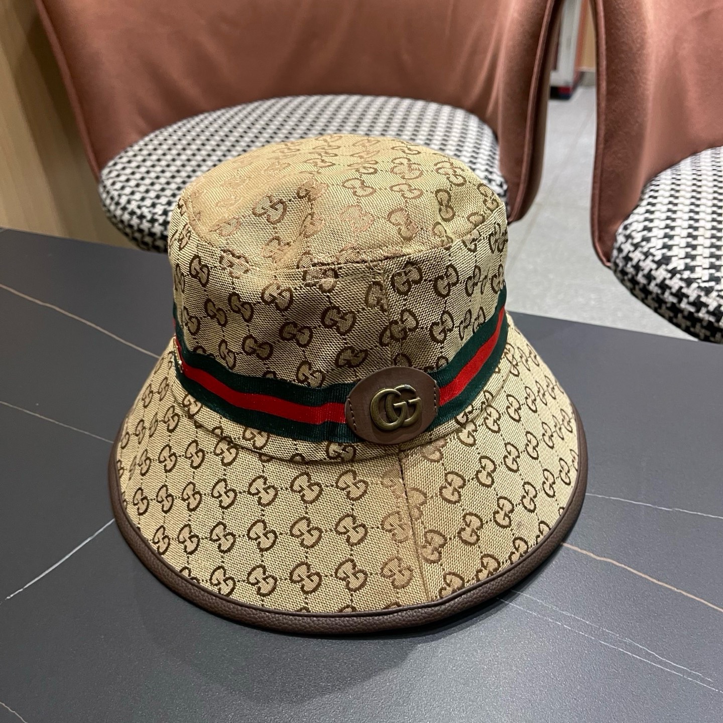 Guc*i古奇经典款原单渔夫帽， 红绿织带，专柜1:1开模订制，原版帆布料+头层牛皮，轻盈透气！质量超赞