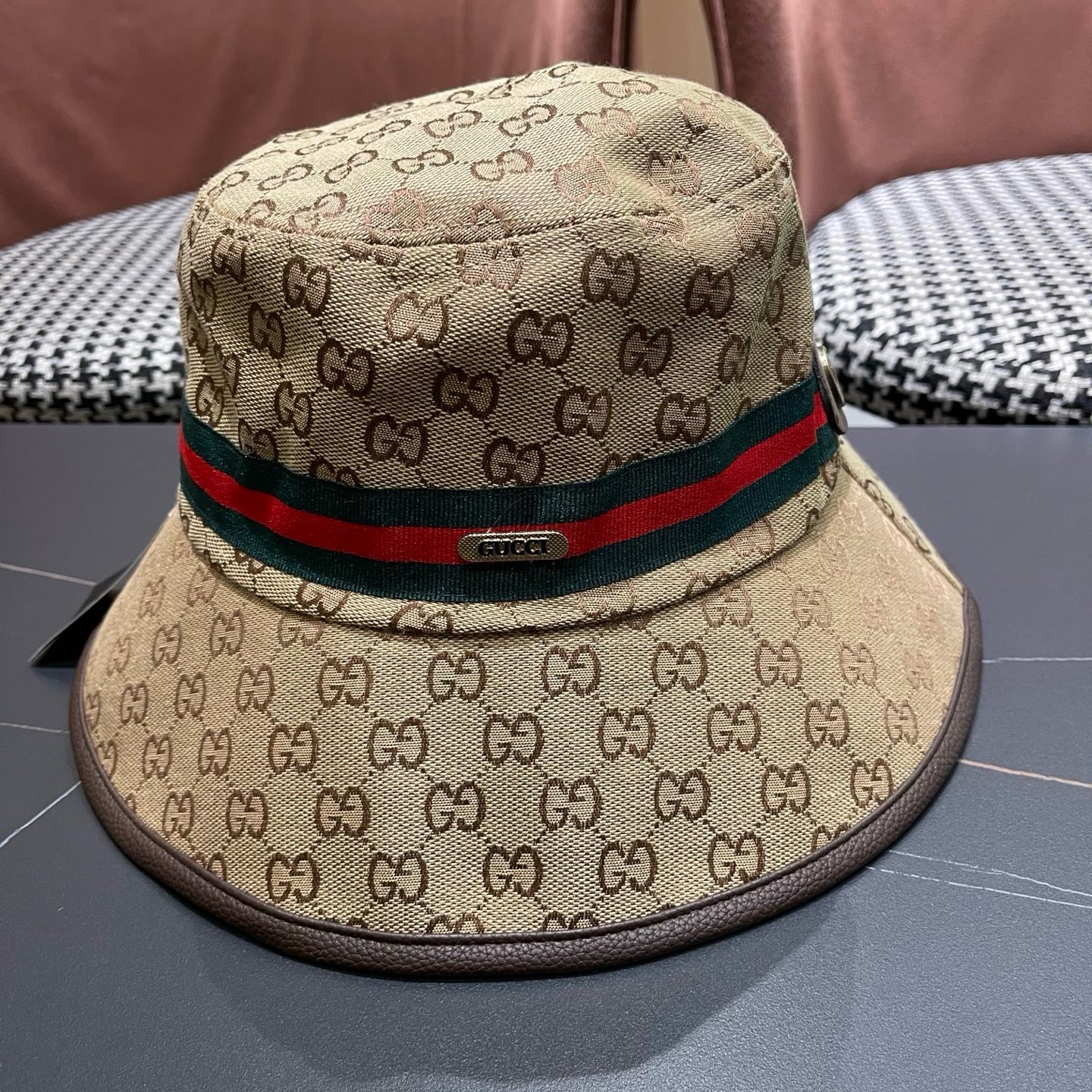 Guc*i古奇经典款原单渔夫帽， 红绿织带，专柜1:1开模订制，原版帆布料+头层牛皮，轻盈透气！质量超赞