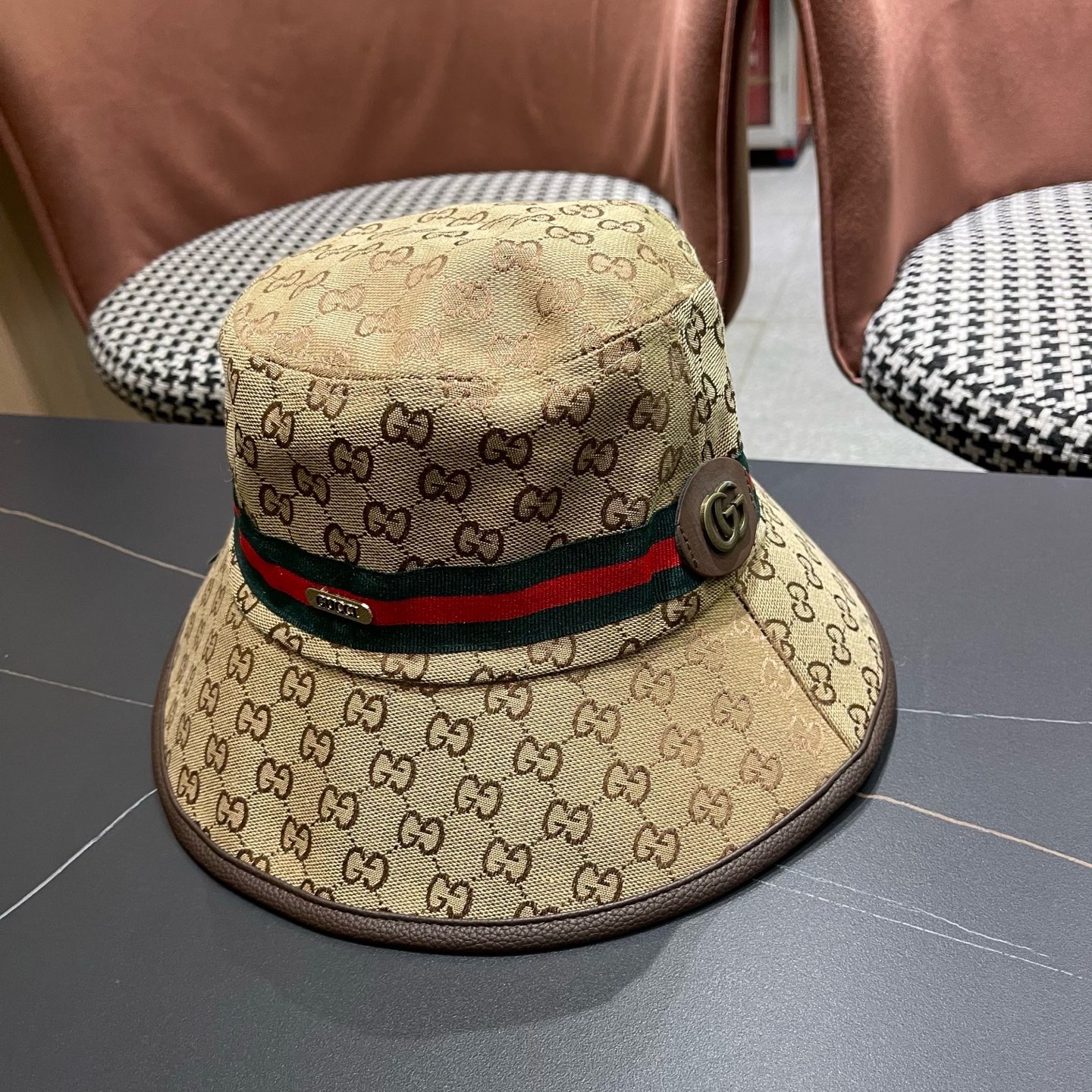 Guc*i古奇经典款原单渔夫帽， 红绿织带，专柜1:1开模订制，原版帆布料+头层牛皮，轻盈透气！质量超赞