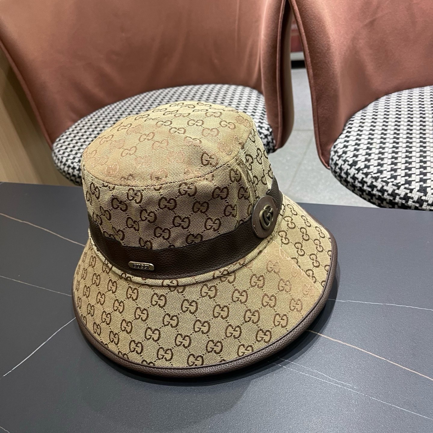 Guc*i古奇经典款原单渔夫帽， 红绿织带，专柜1:1开模订制，原版帆布料+头层牛皮，轻盈透气！质量超赞