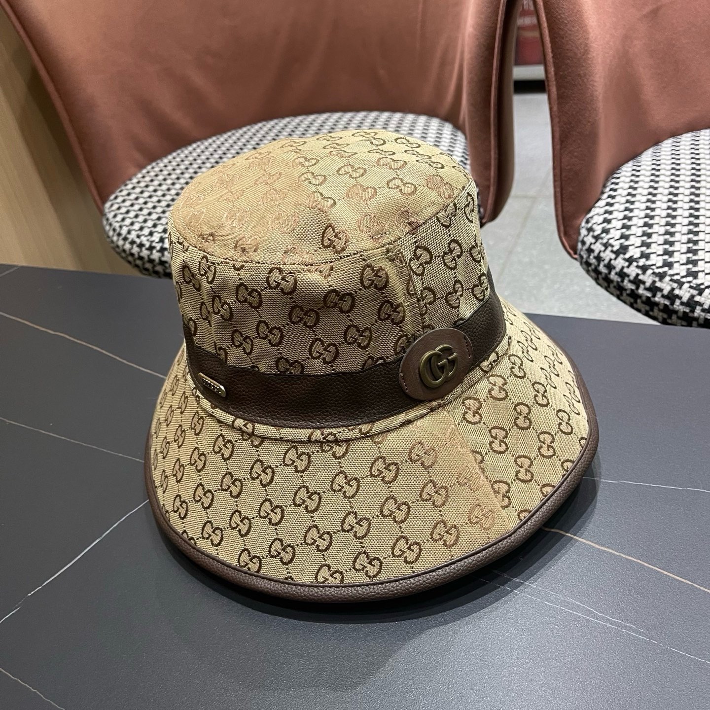 Guc*i古奇经典款原单渔夫帽， 红绿织带，专柜1:1开模订制，原版帆布料+头层牛皮，轻盈透气！质量超赞