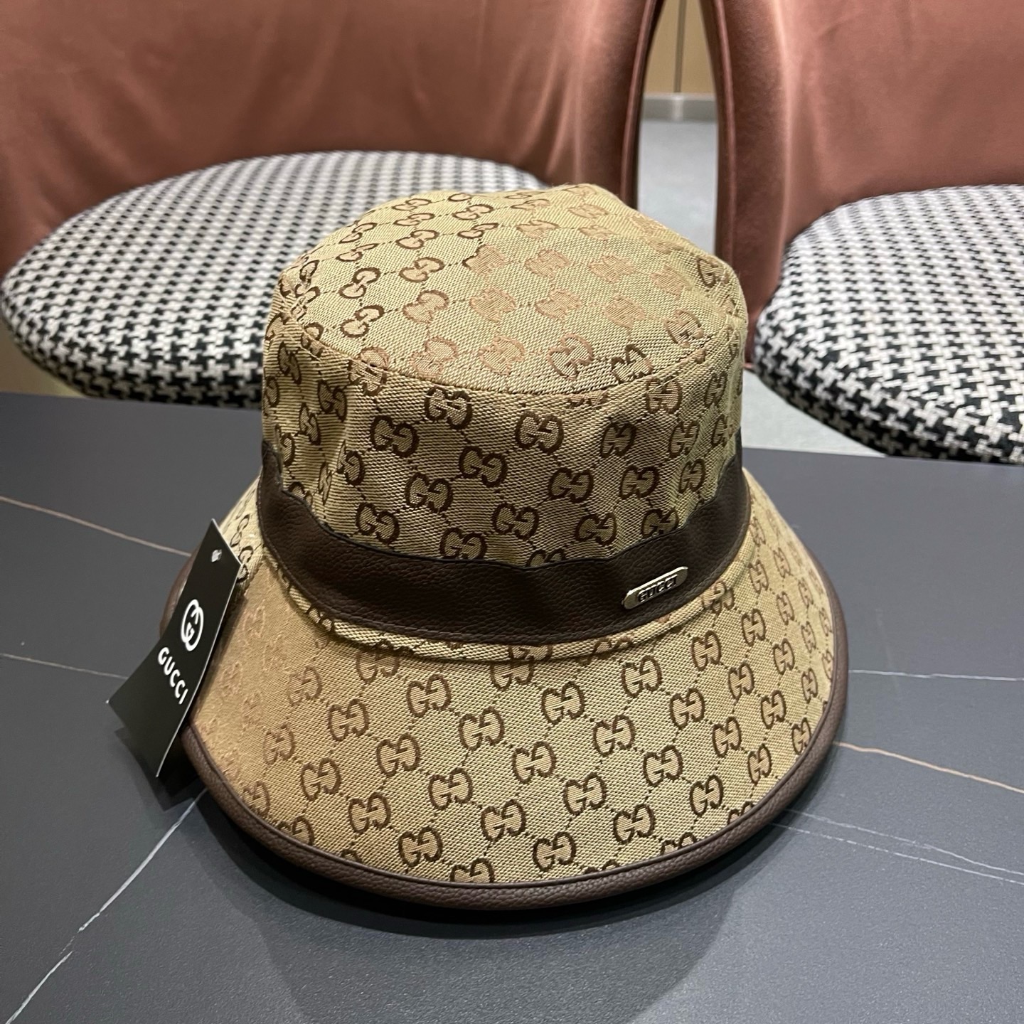 Guc*i古奇经典款原单渔夫帽， 红绿织带，专柜1:1开模订制，原版帆布料+头层牛皮，轻盈透气！质量超赞