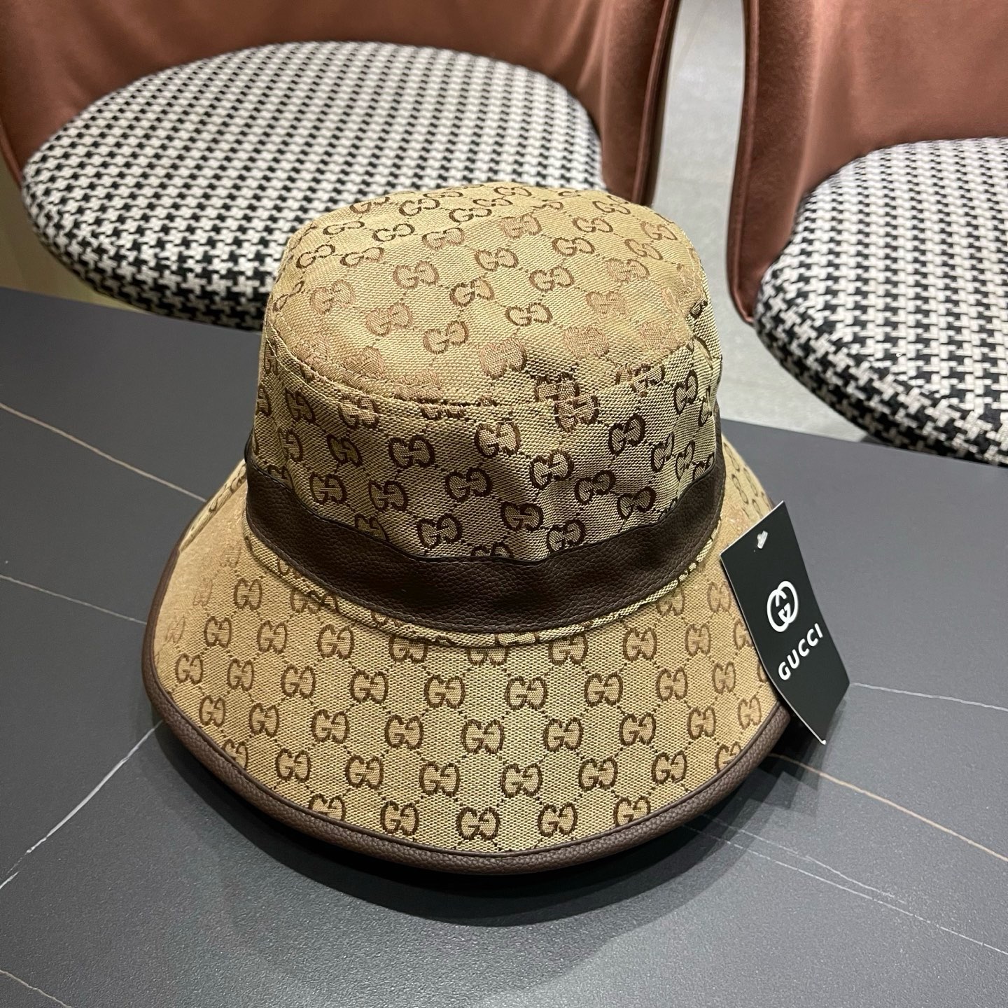 Guc*i古奇经典款原单渔夫帽， 红绿织带，专柜1:1开模订制，原版帆布料+头层牛皮，轻盈透气！质量超赞