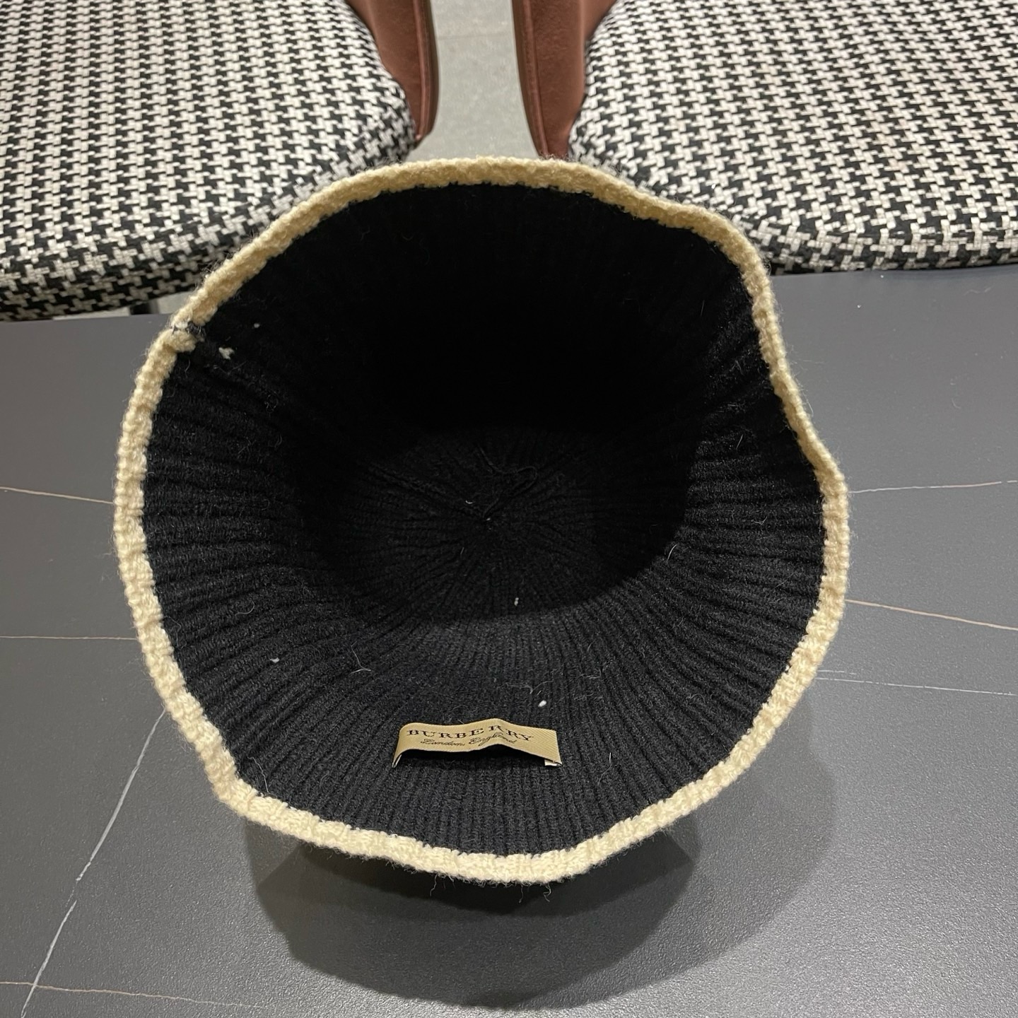 Burberry巴宝莉 四季棉线渔夫帽休闲百搭出游防晒帽日系简约显脸小遮阳帽钟型盆帽