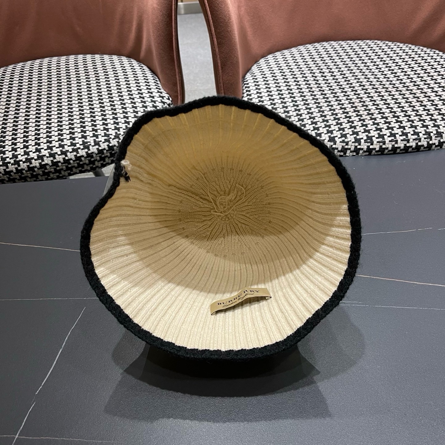 Burberry巴宝莉 四季棉线渔夫帽休闲百搭出游防晒帽日系简约显脸小遮阳帽钟型盆帽