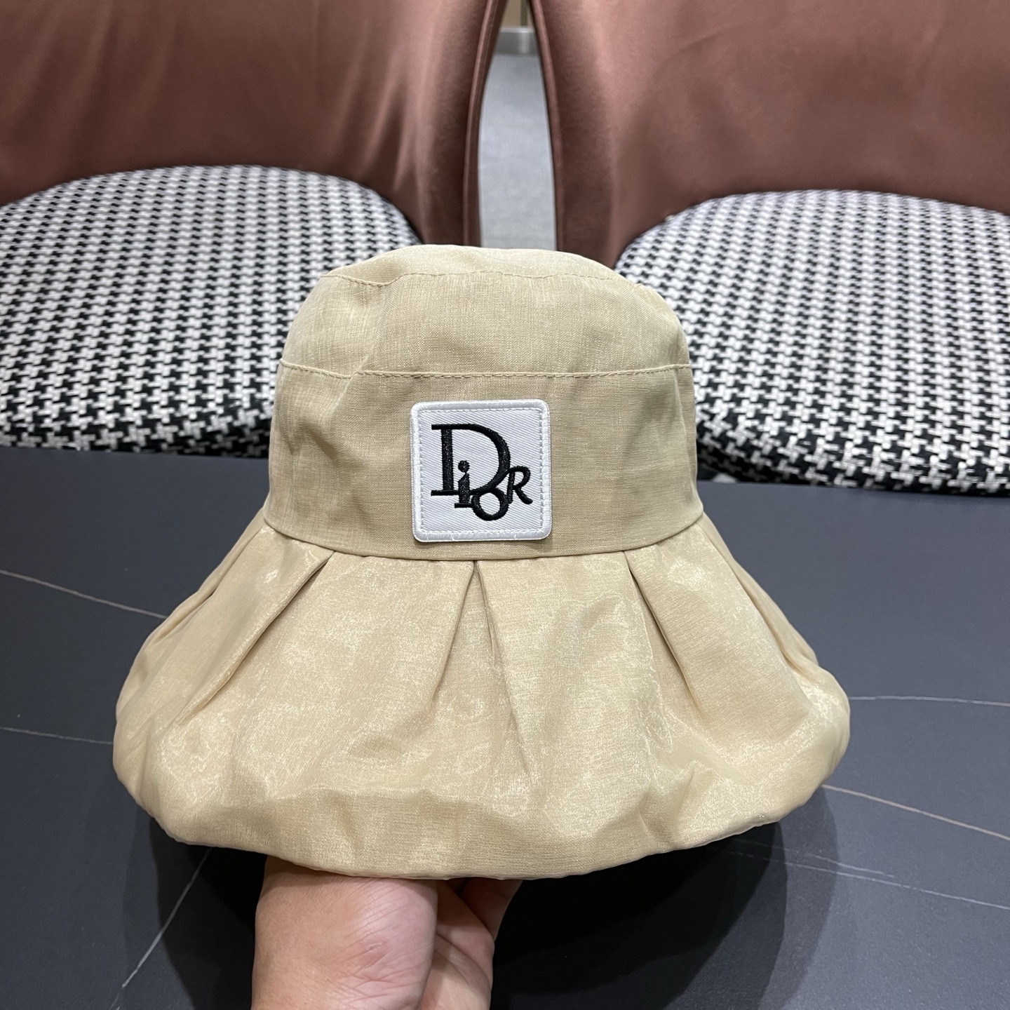 【DIOR迪奥】春夏季新款大帽檐蝴蝶结渔夫帽，可折叠很好搭配，