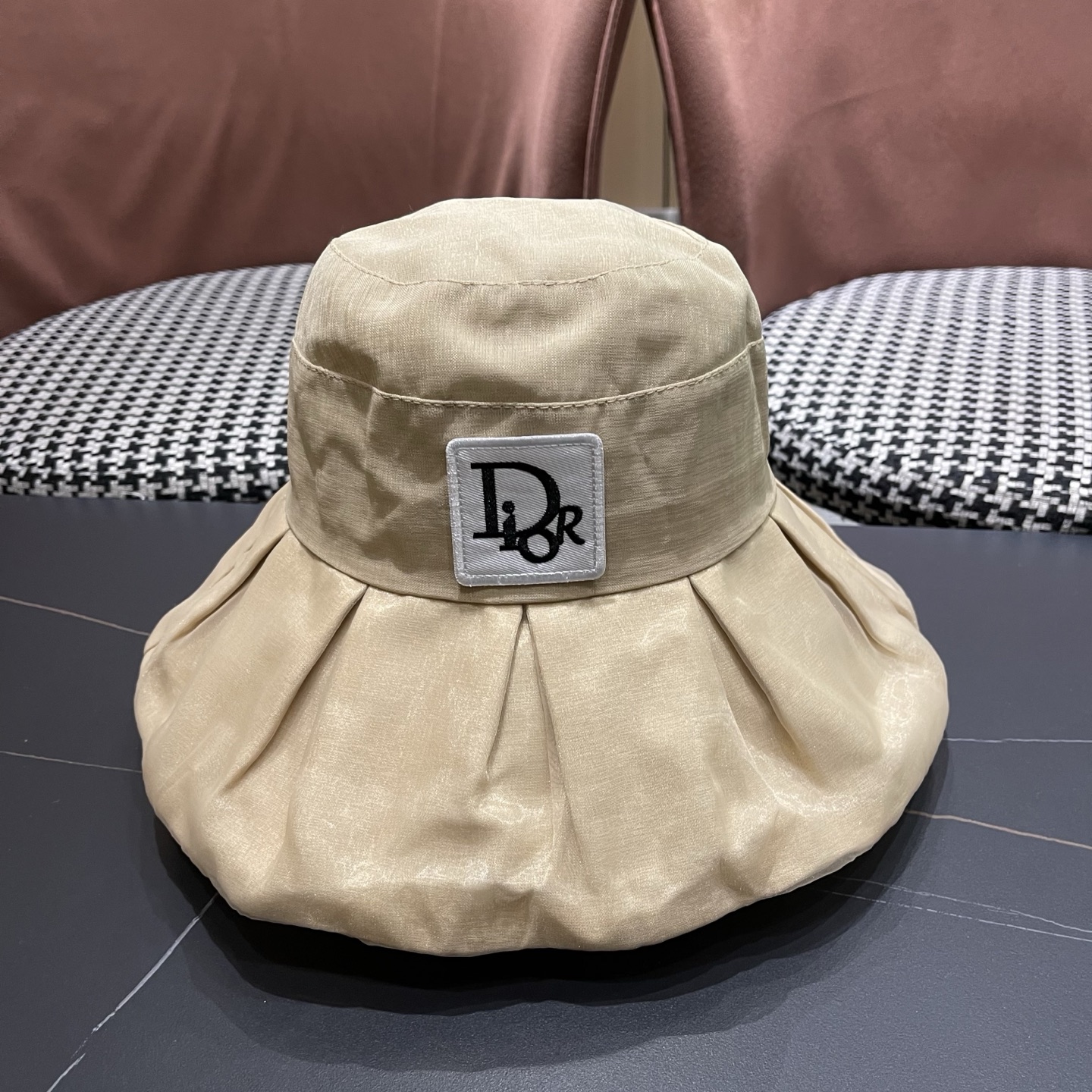 【DIOR迪奥】春夏季新款大帽檐蝴蝶结渔夫帽，可折叠很好搭配，