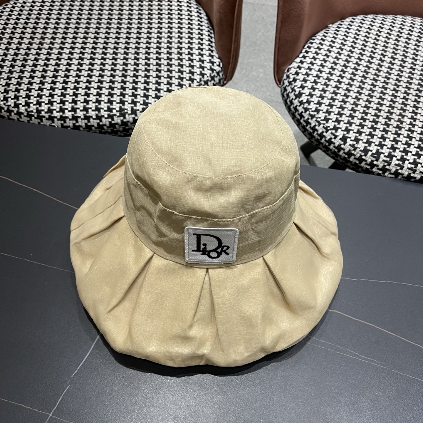 【DIOR迪奥】春夏季新款大帽檐蝴蝶结渔夫帽，可折叠很好搭配，