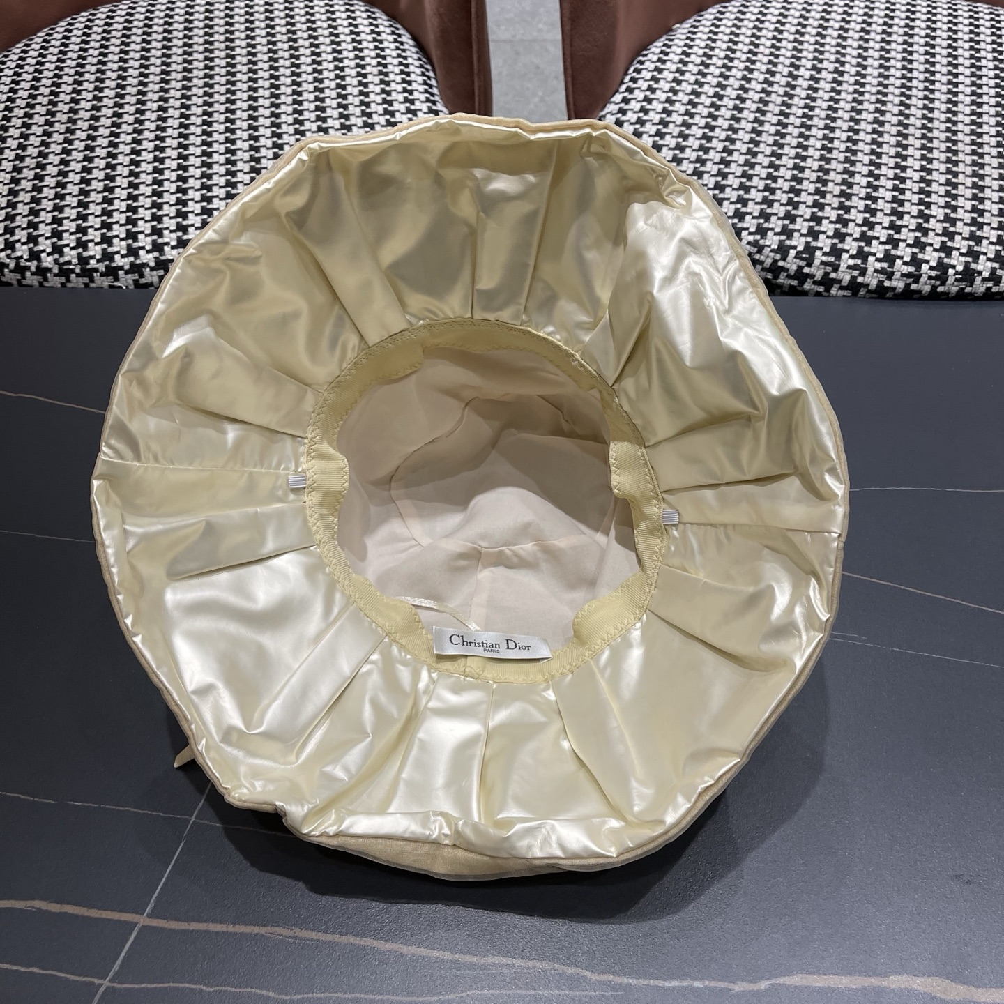 【DIOR迪奥】春夏季新款大帽檐蝴蝶结渔夫帽，可折叠很好搭配，