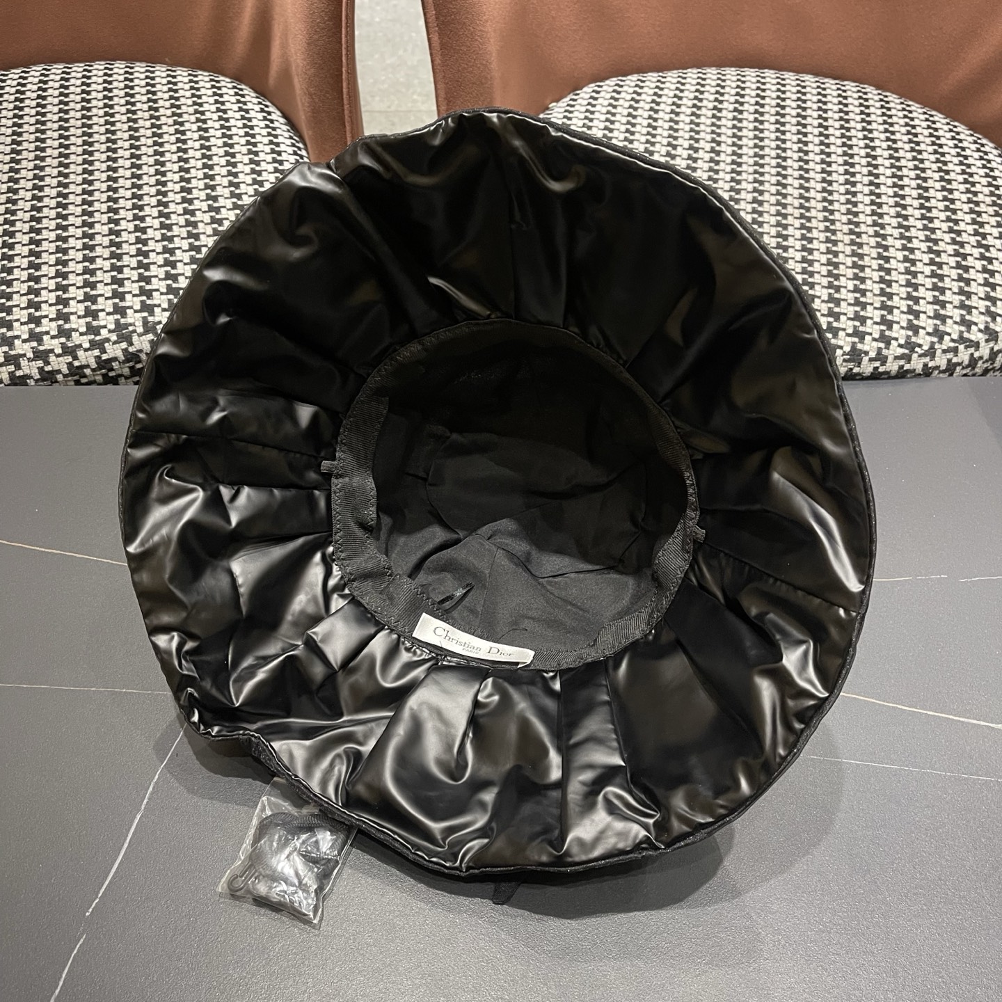 【DIOR迪奥】春夏季新款大帽檐蝴蝶结渔夫帽，可折叠很好搭配，