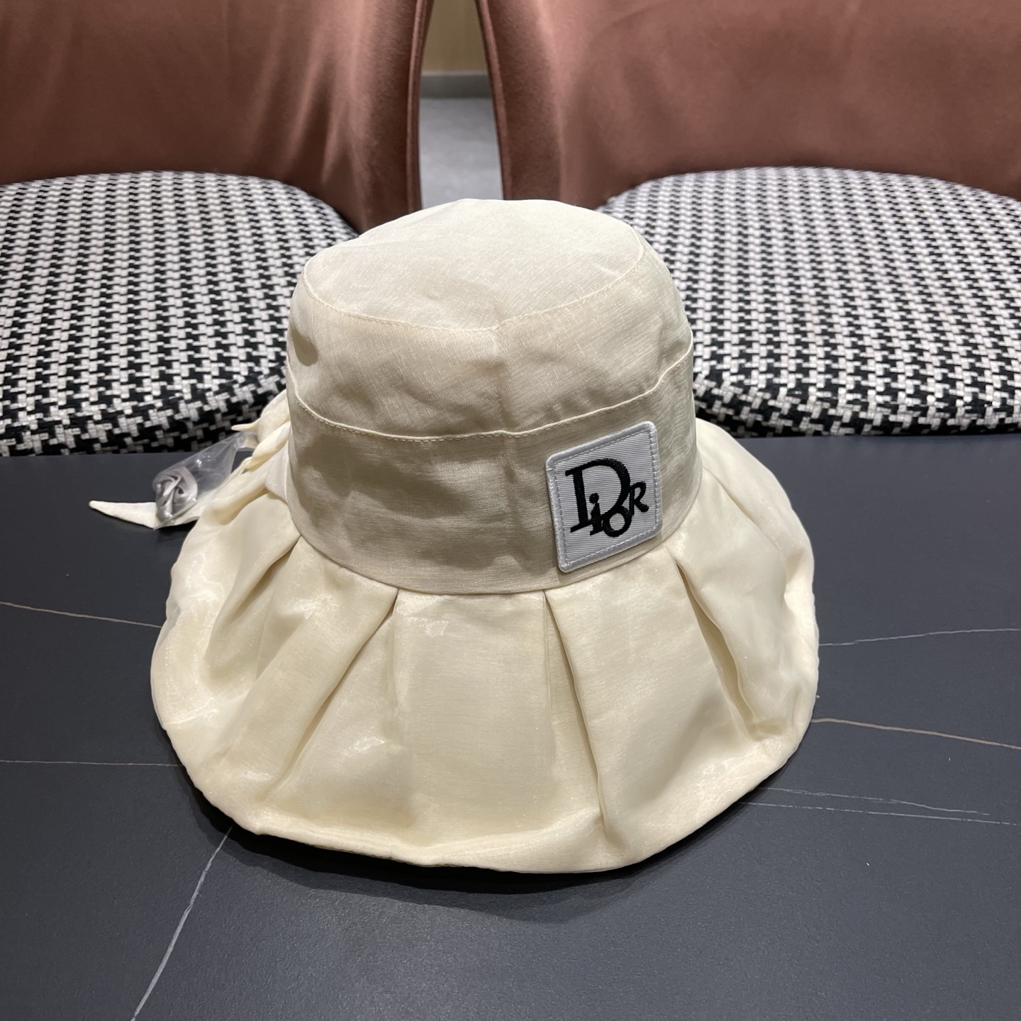 【DIOR迪奥】春夏季新款大帽檐蝴蝶结渔夫帽，可折叠很好搭配，