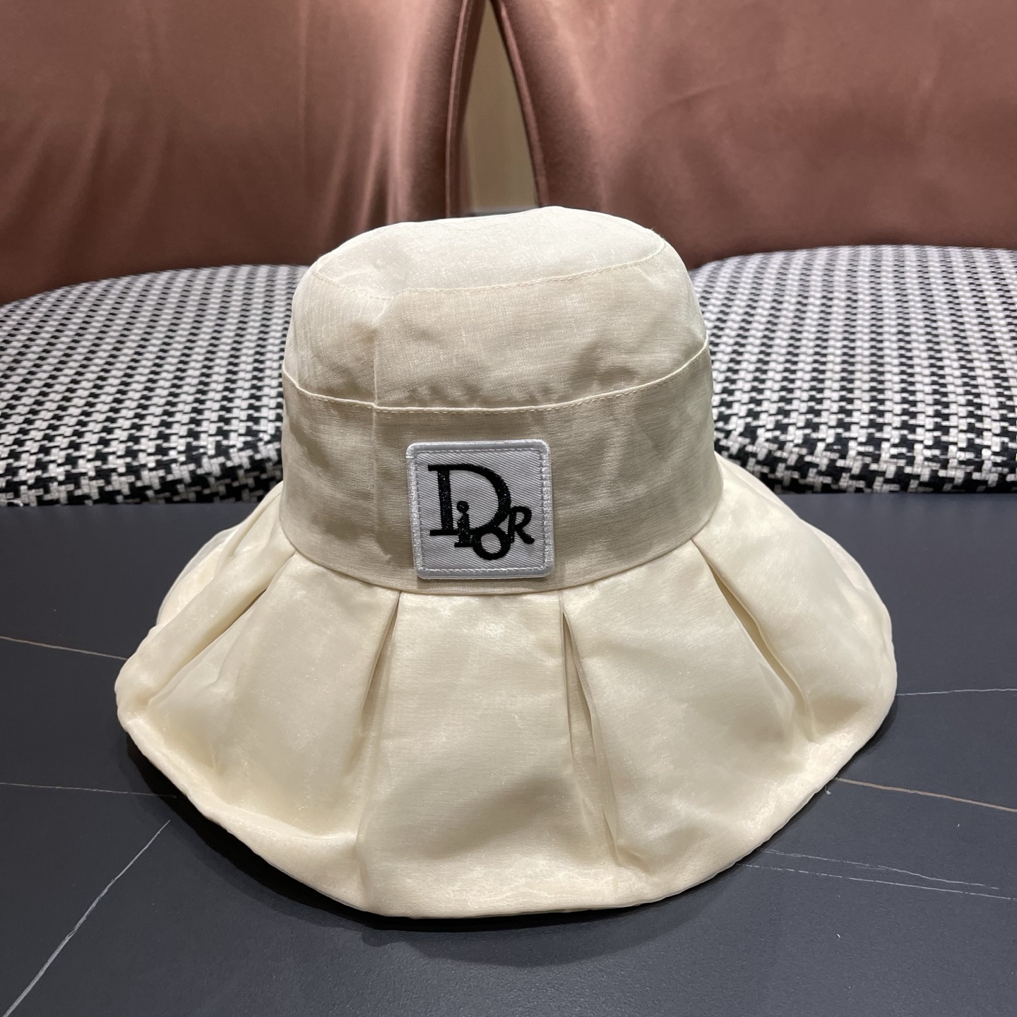 【DIOR迪奥】春夏季新款大帽檐蝴蝶结渔夫帽，可折叠很好搭配，