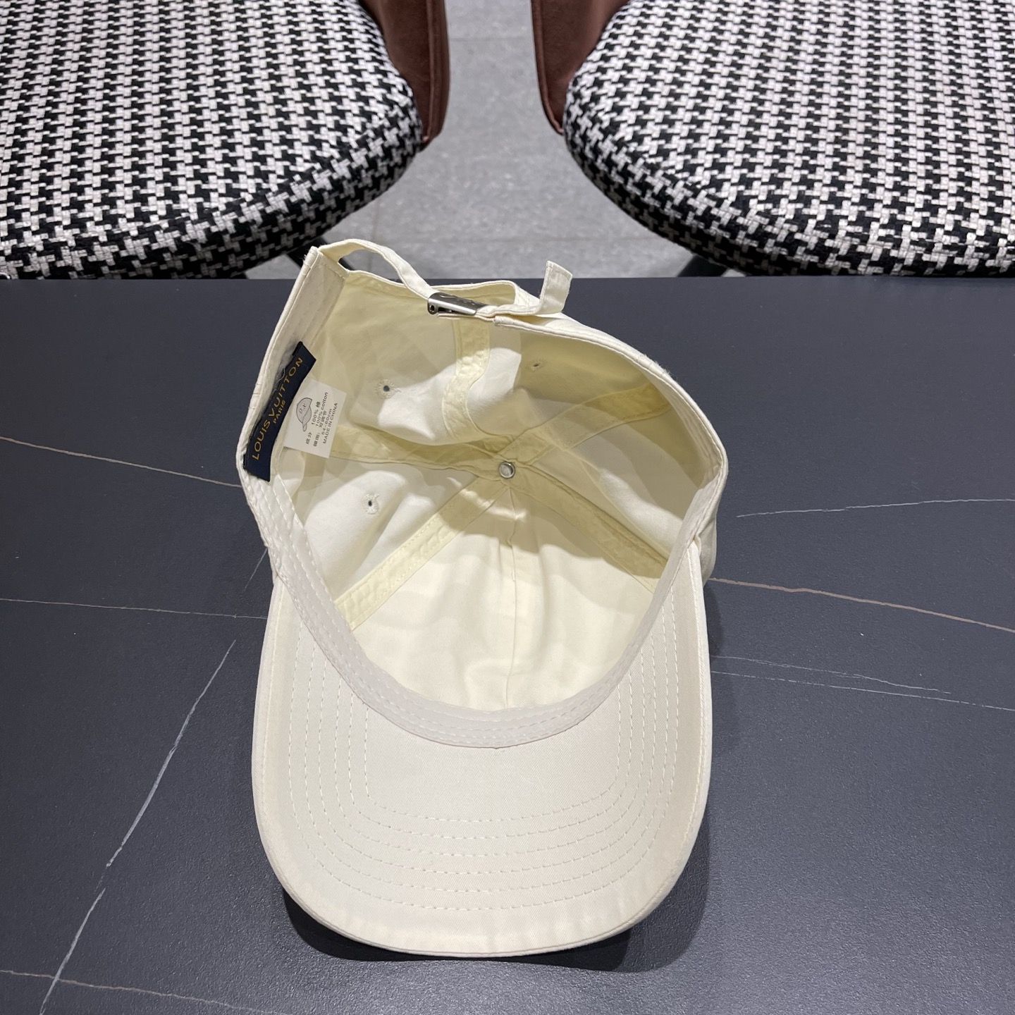 【LV】路易威登春夏棒球帽🧢，简单时尚潮流 显脸小 大牌款超好搭配，赶紧入手！