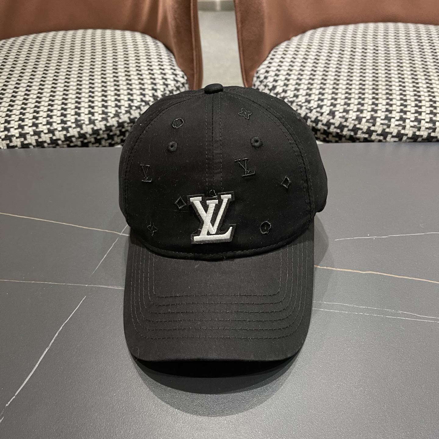 【LV】路易威登春夏棒球帽🧢，简单时尚潮流 显脸小 大牌款超好搭配，赶紧入手！