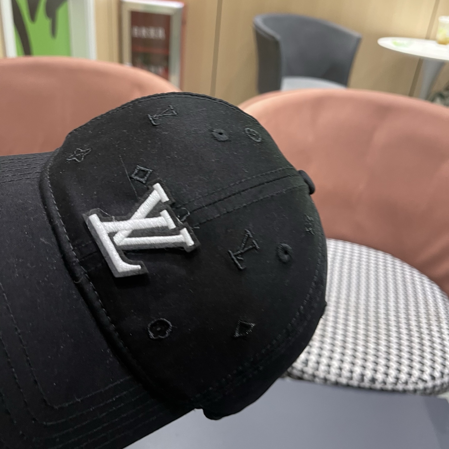 【LV】路易威登春夏棒球帽🧢，简单时尚潮流 显脸小 大牌款超好搭配，赶紧入手！