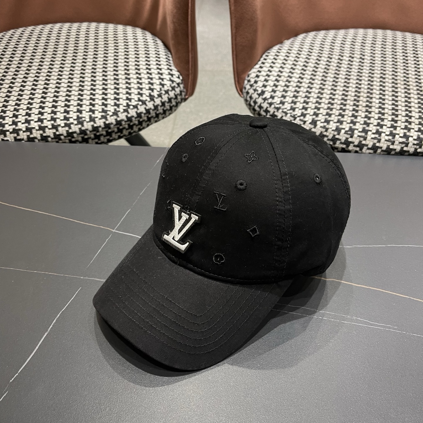 【LV】路易威登春夏棒球帽🧢，简单时尚潮流 显脸小 大牌款超好搭配，赶紧入手！