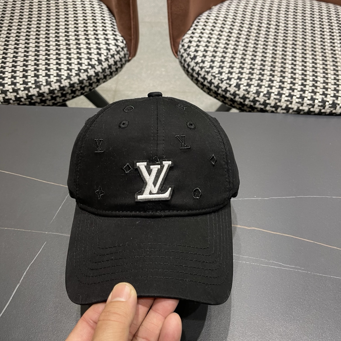 【LV】路易威登春夏棒球帽🧢，简单时尚潮流 显脸小 大牌款超好搭配，赶紧入手！