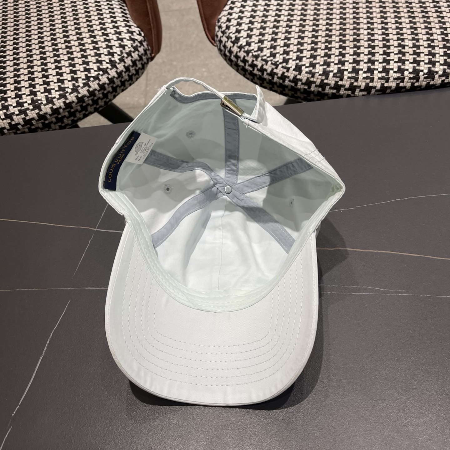 【LV】路易威登春夏棒球帽🧢，简单时尚潮流 显脸小 大牌款超好搭配，赶紧入手！