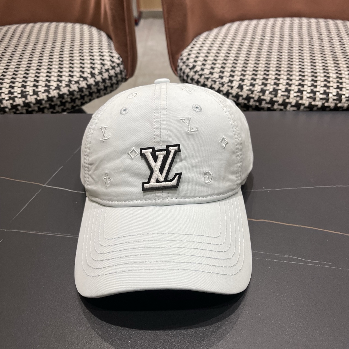 【LV】路易威登春夏棒球帽🧢，简单时尚潮流 显脸小 大牌款超好搭配，赶紧入手！