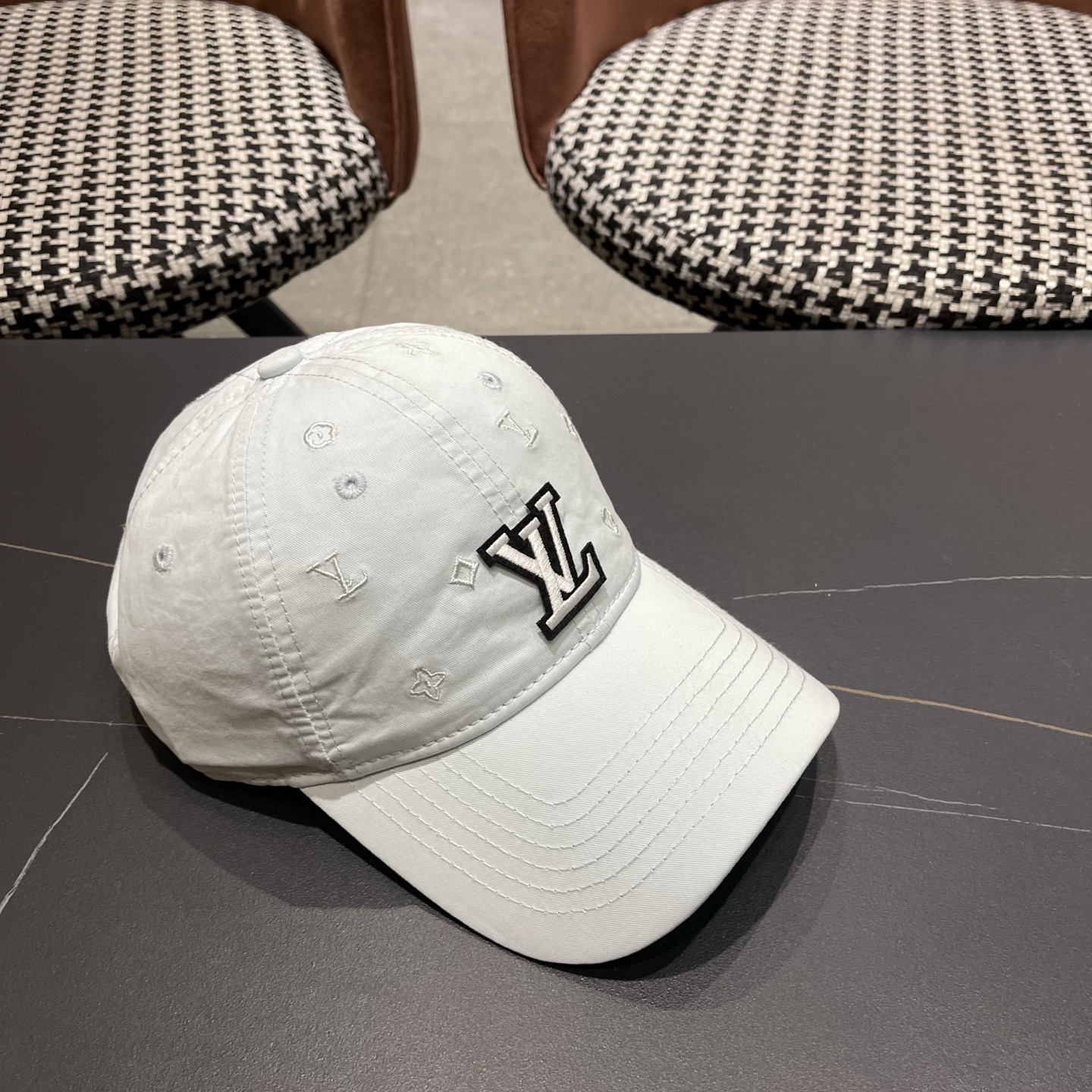 【LV】路易威登春夏棒球帽🧢，简单时尚潮流 显脸小 大牌款超好搭配，赶紧入手！