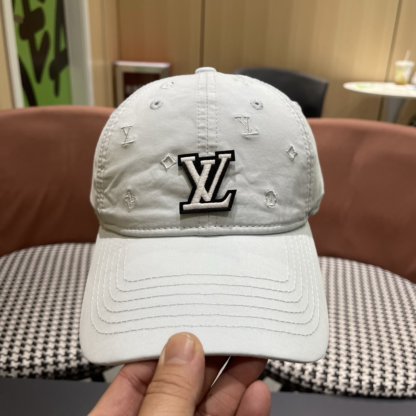 【LV】路易威登春夏棒球帽🧢，简单时尚潮流 显脸小 大牌款超好搭配，赶紧入手！