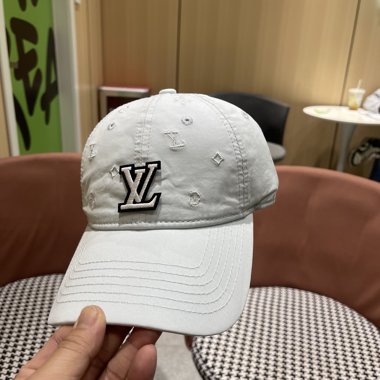 【LV】路易威登春夏棒球帽🧢，简单时尚潮流 显脸小 大牌款超好搭配，赶紧入手！