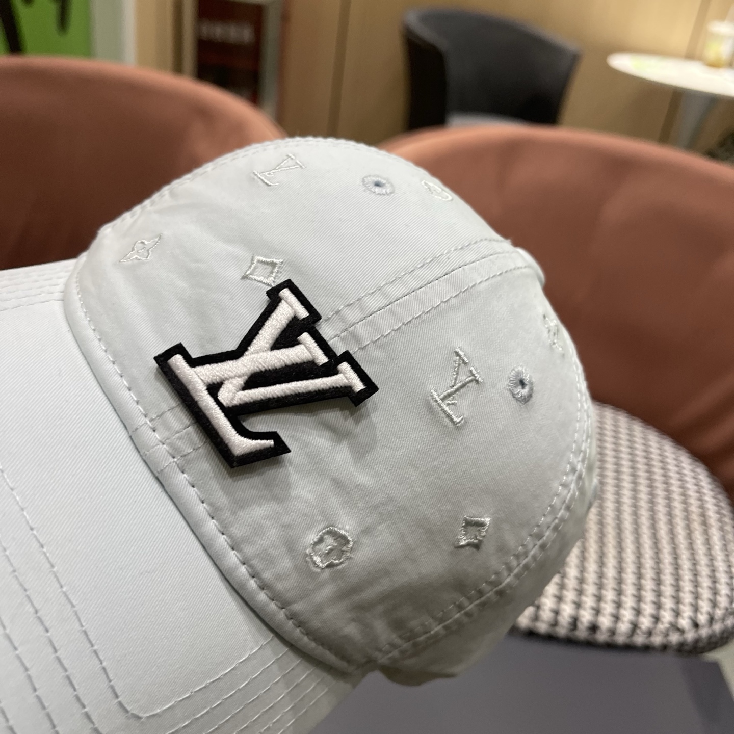 【LV】路易威登春夏棒球帽🧢，简单时尚潮流 显脸小 大牌款超好搭配，赶紧入手！