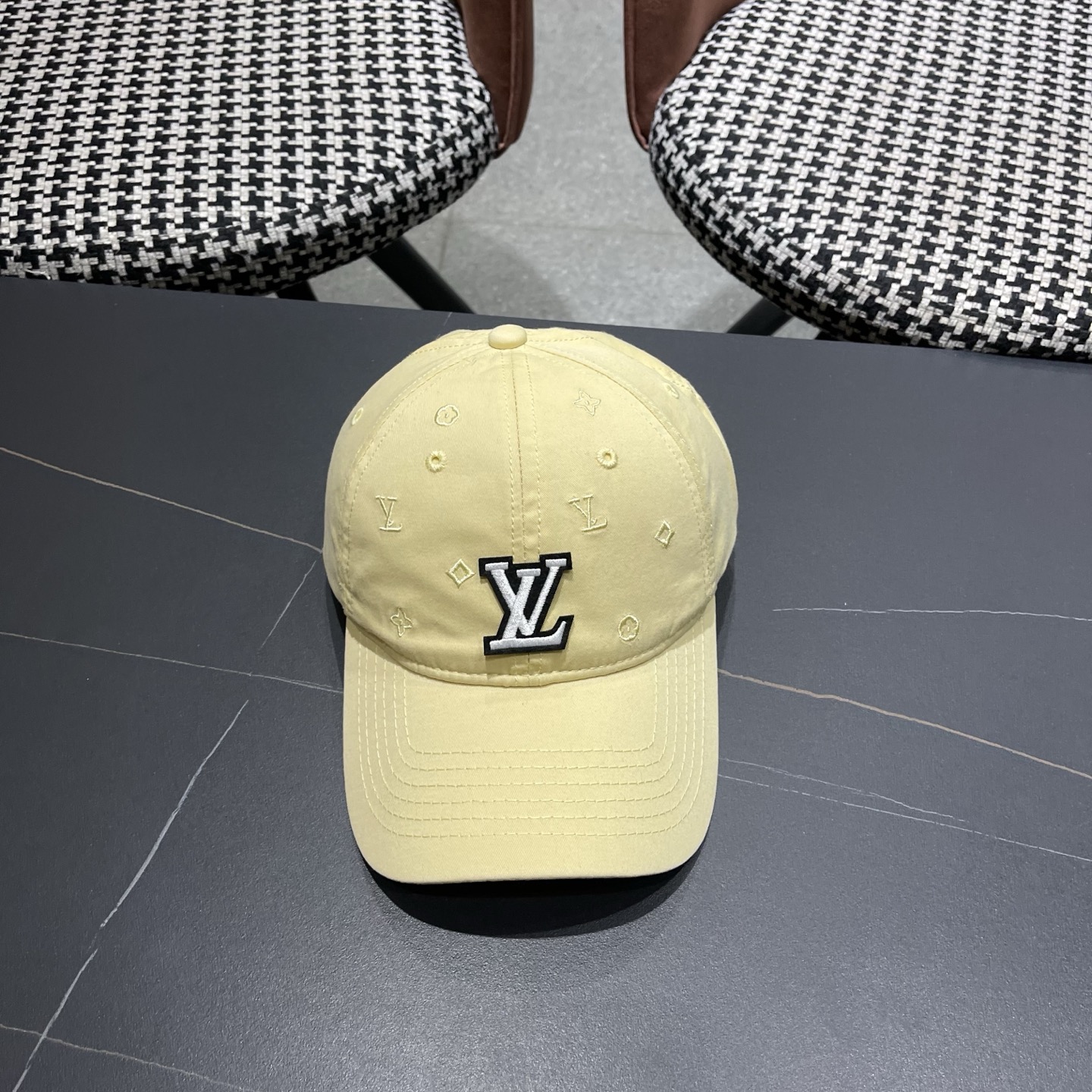 【LV】路易威登春夏棒球帽🧢，简单时尚潮流 显脸小 大牌款超好搭配，赶紧入手！