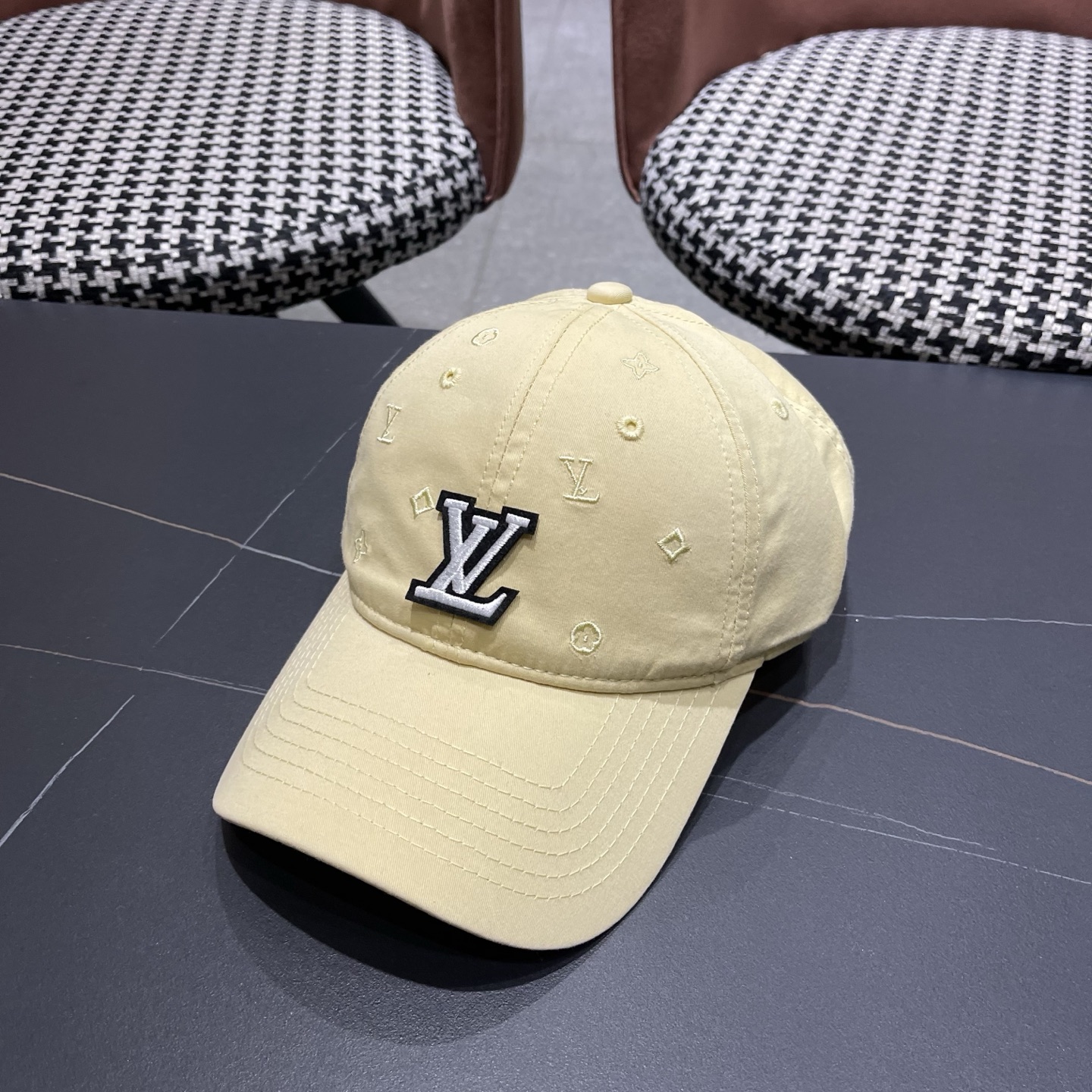 【LV】路易威登春夏棒球帽🧢，简单时尚潮流 显脸小 大牌款超好搭配，赶紧入手！