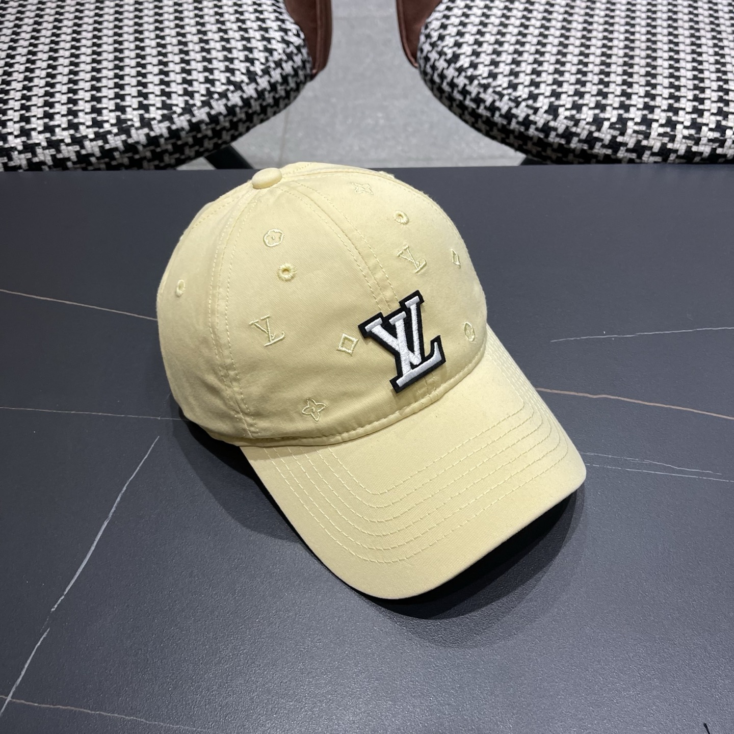 【LV】路易威登春夏棒球帽🧢，简单时尚潮流 显脸小 大牌款超好搭配，赶紧入手！