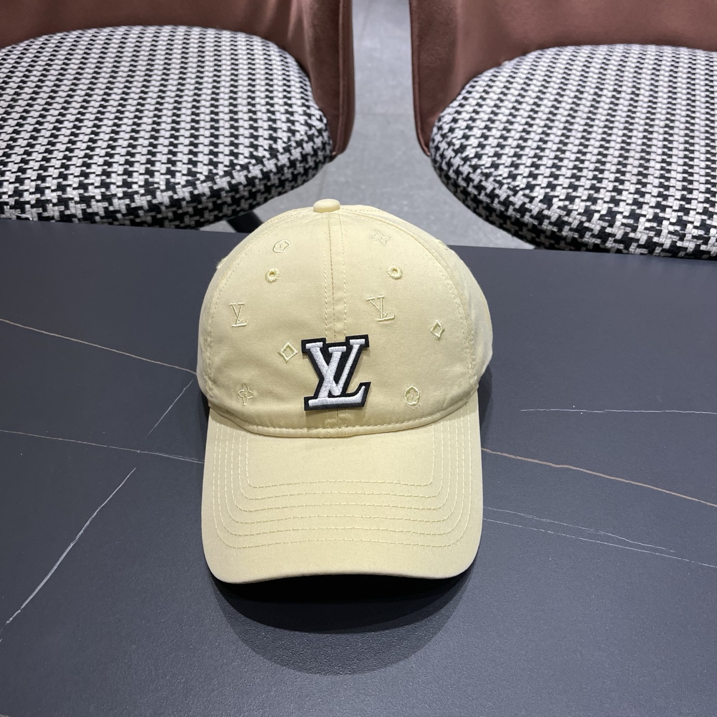 【LV】路易威登春夏棒球帽🧢，简单时尚潮流 显脸小 大牌款超好搭配，赶紧入手！