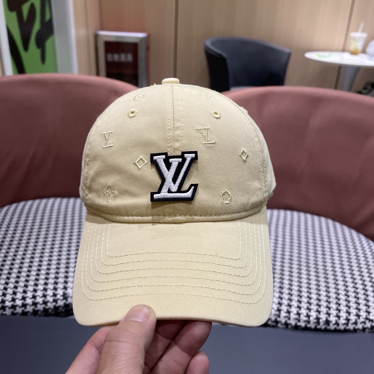 【LV】路易威登春夏棒球帽🧢，简单时尚潮流 显脸小 大牌款超好搭配，赶紧入手！