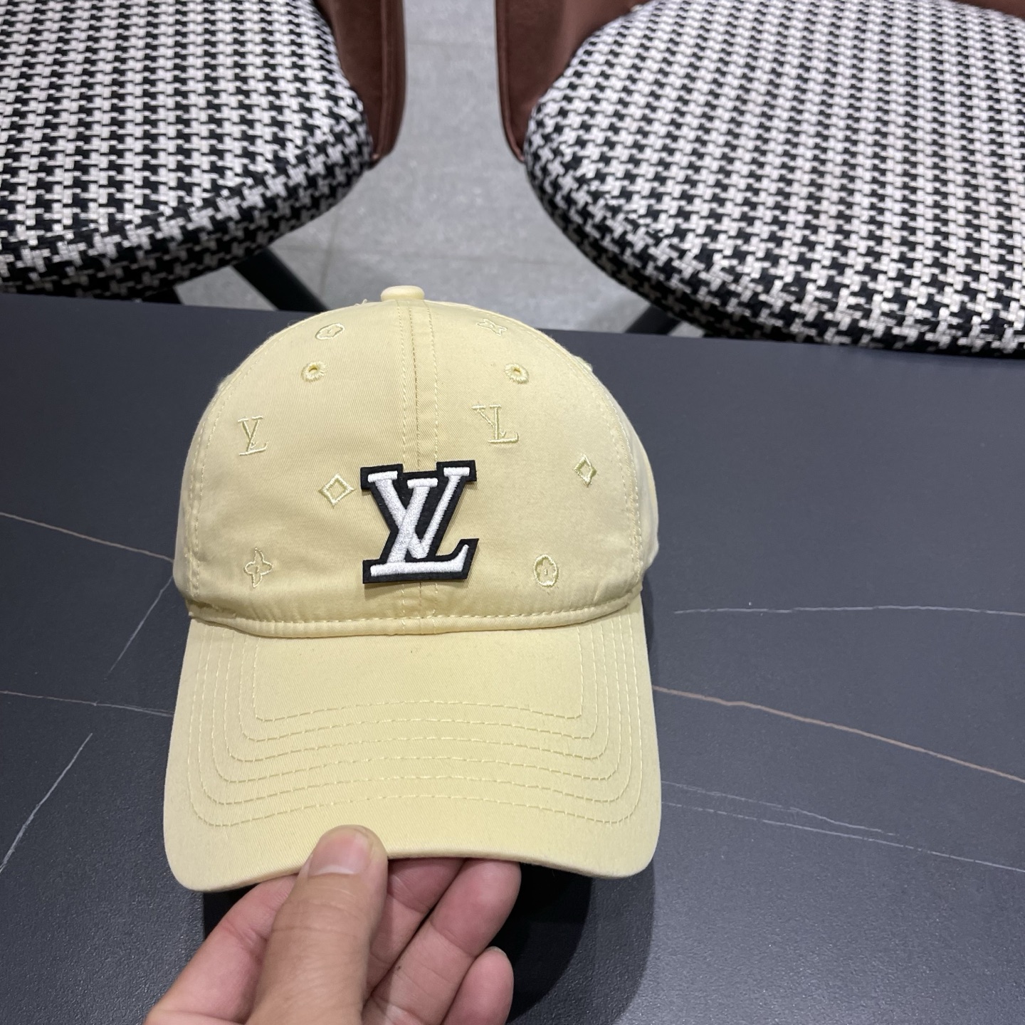【LV】路易威登春夏棒球帽🧢，简单时尚潮流 显脸小 大牌款超好搭配，赶紧入手！